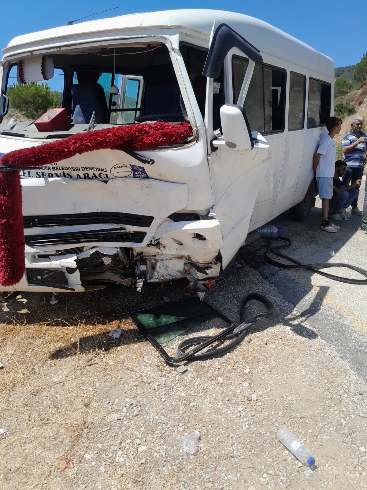 Aydın’da Incir Bahçesine Giden Servis Kaza Yaptı, 3’Ü Ağır 8 Yaralı (3)