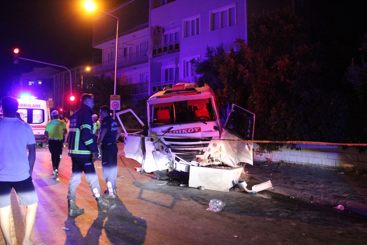 Aydın’da Yol Savaş Alanına Döndü, Çok Sayıda Yaralı Var (5)