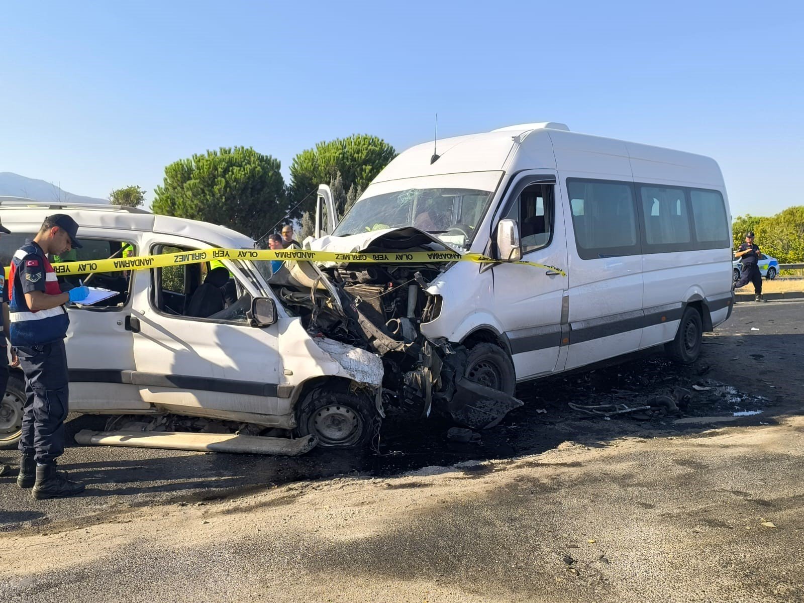 Feci Kazada 1 Kişi Hayatını Kaybetti, 13 Kişi Yaralandı (3)