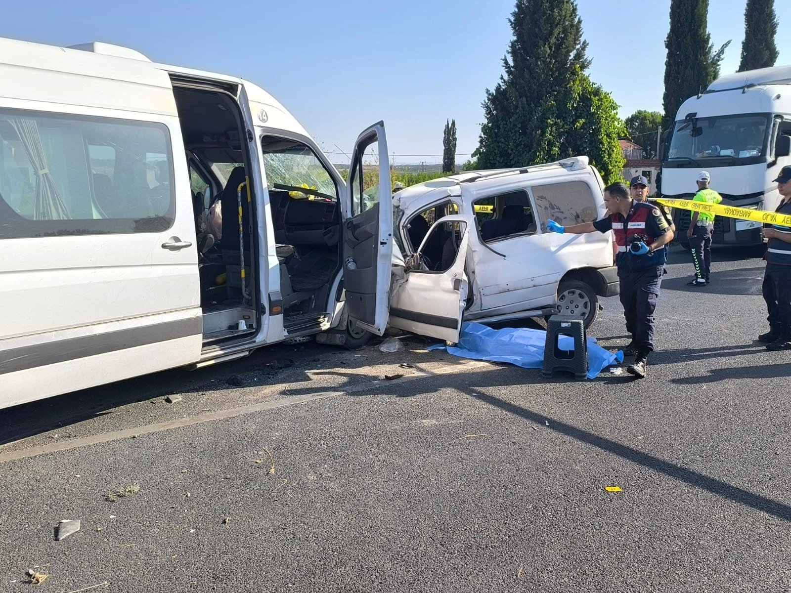 Feci Kazada 1 Kişi Hayatını Kaybetti, 13 Kişi Yaralandı (4)