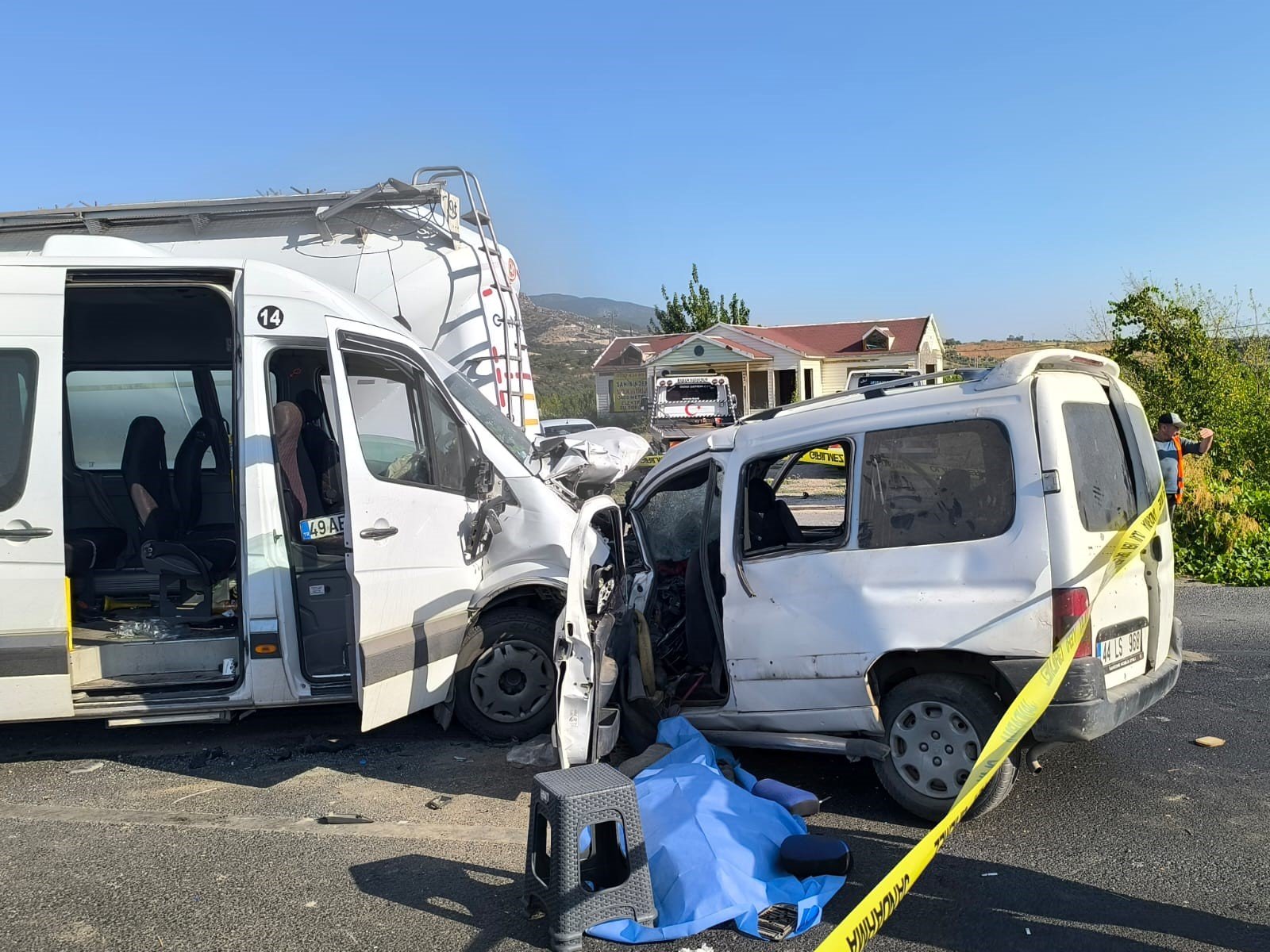 Feci Kazada 1 Kişi Hayatını Kaybetti, 13 Kişi Yaralandı