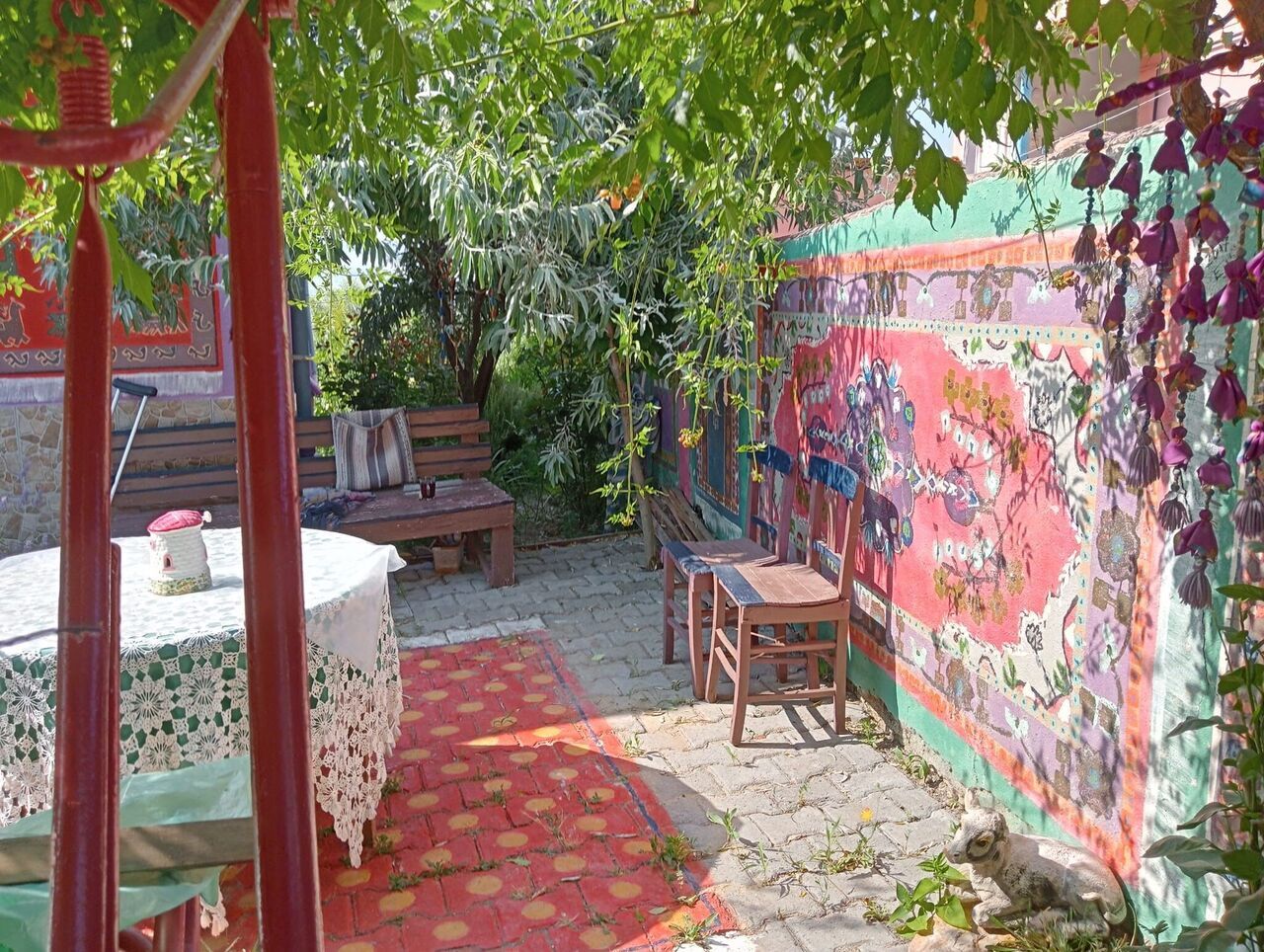 Gençliğinde Dokudu Şimdi Duvarlara Çiziyor (4)