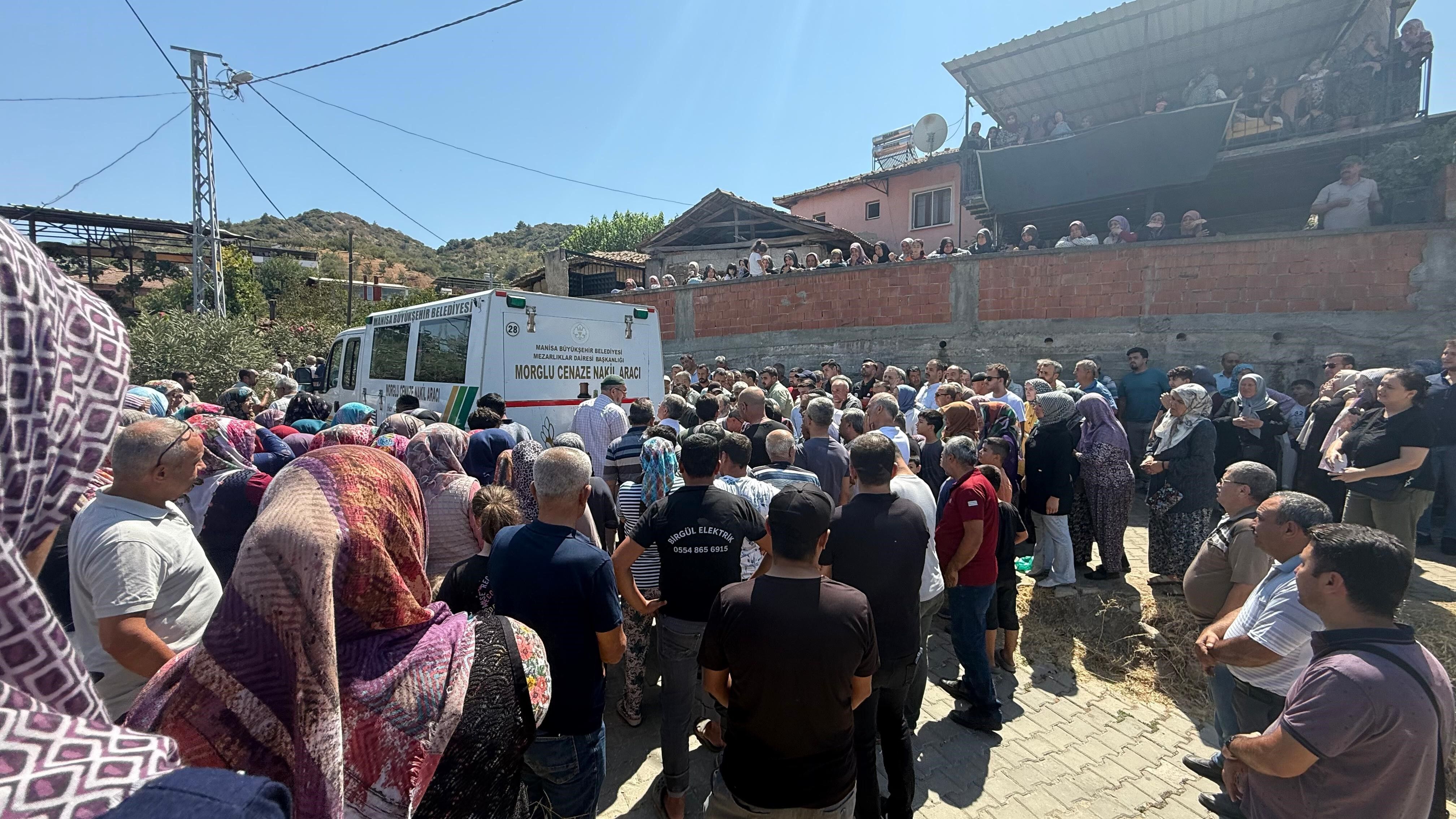 Hayatını Kaybeden Kuzenler Gözyaşlarıyla Toprağa Verildi