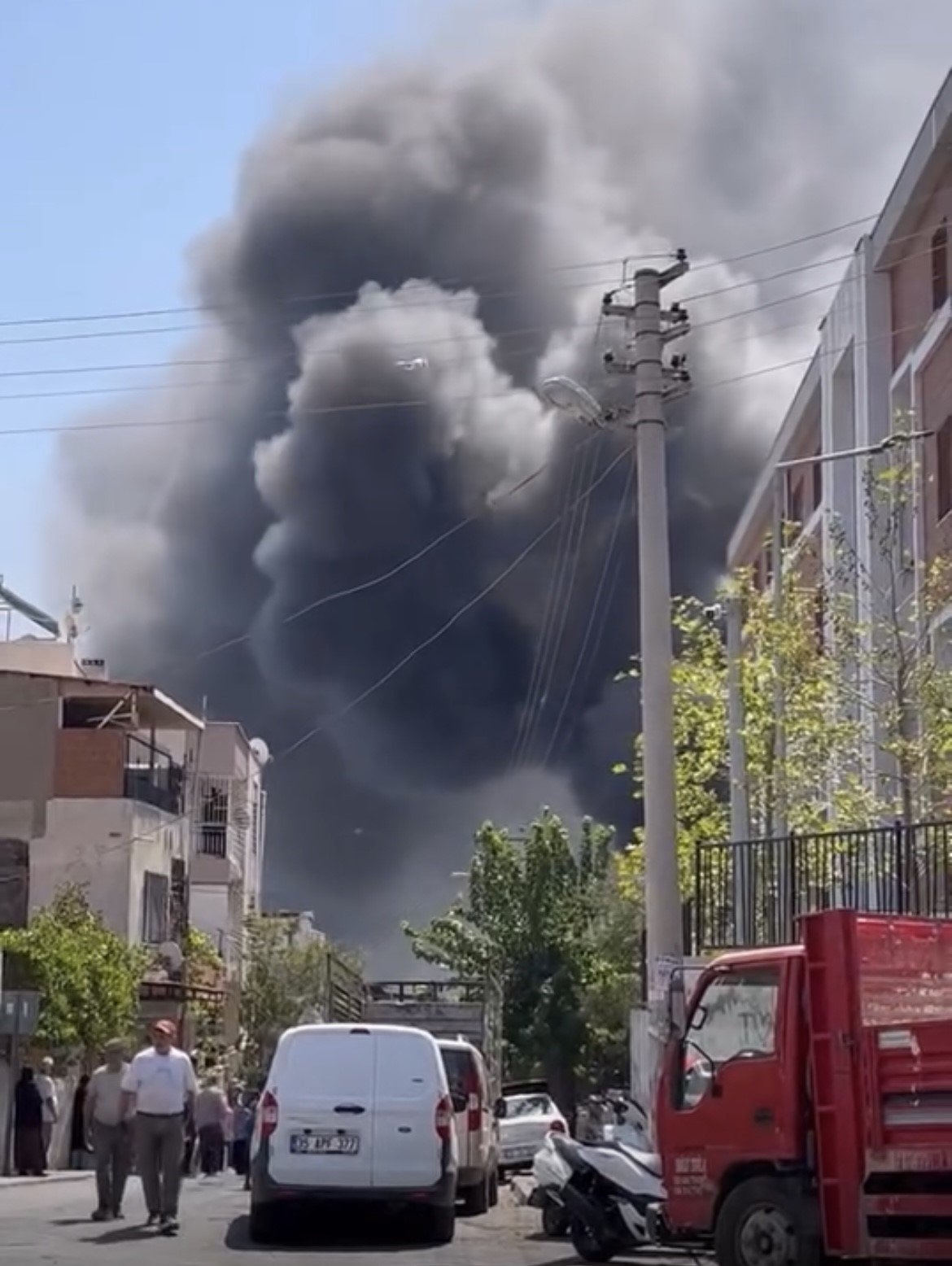 Hurdalık Yangını Büyüdü, Evler Küle Döndü (3)