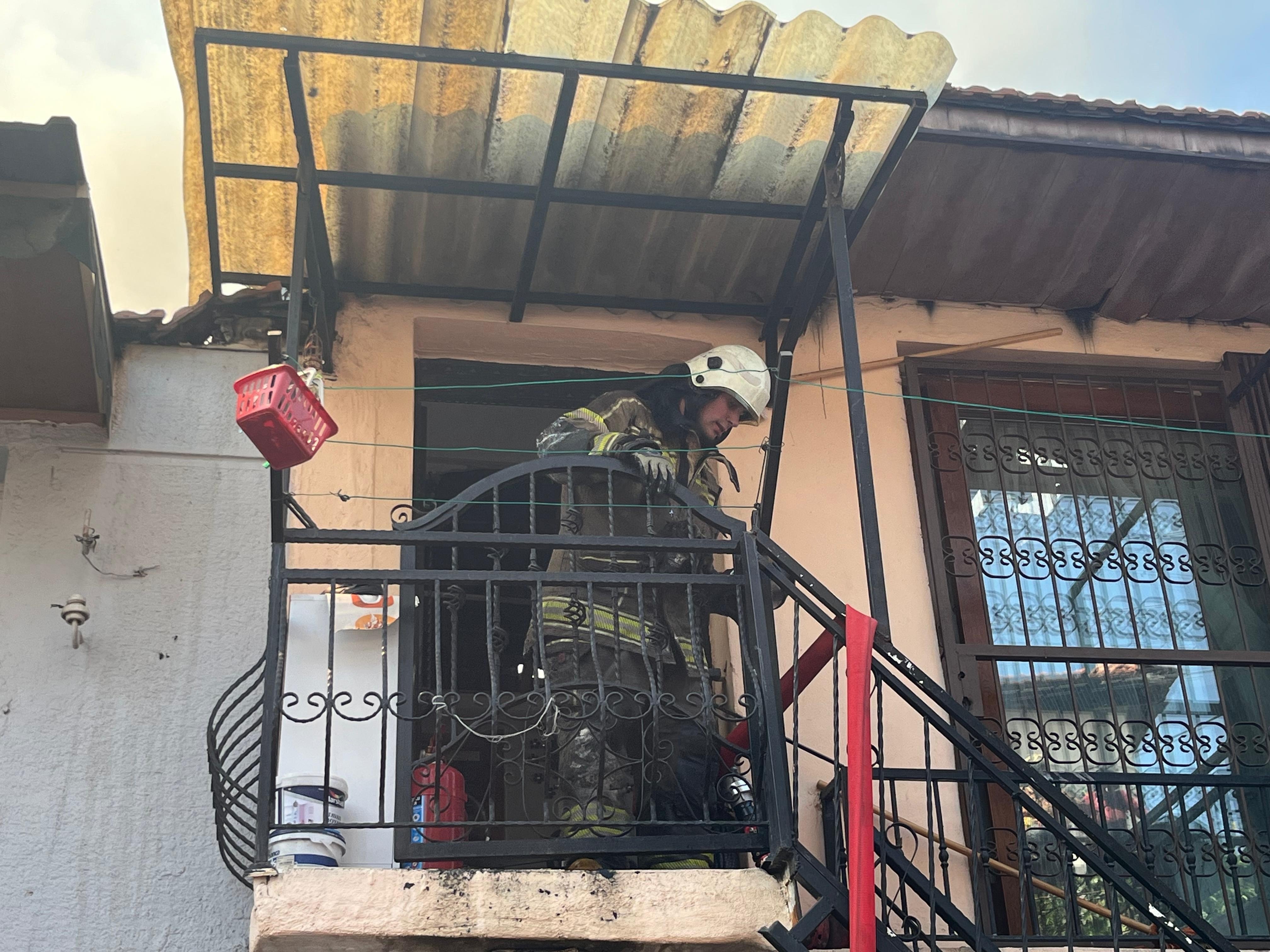 Hurdalık Yangını Büyüdü, Evler Küle Döndü (4)