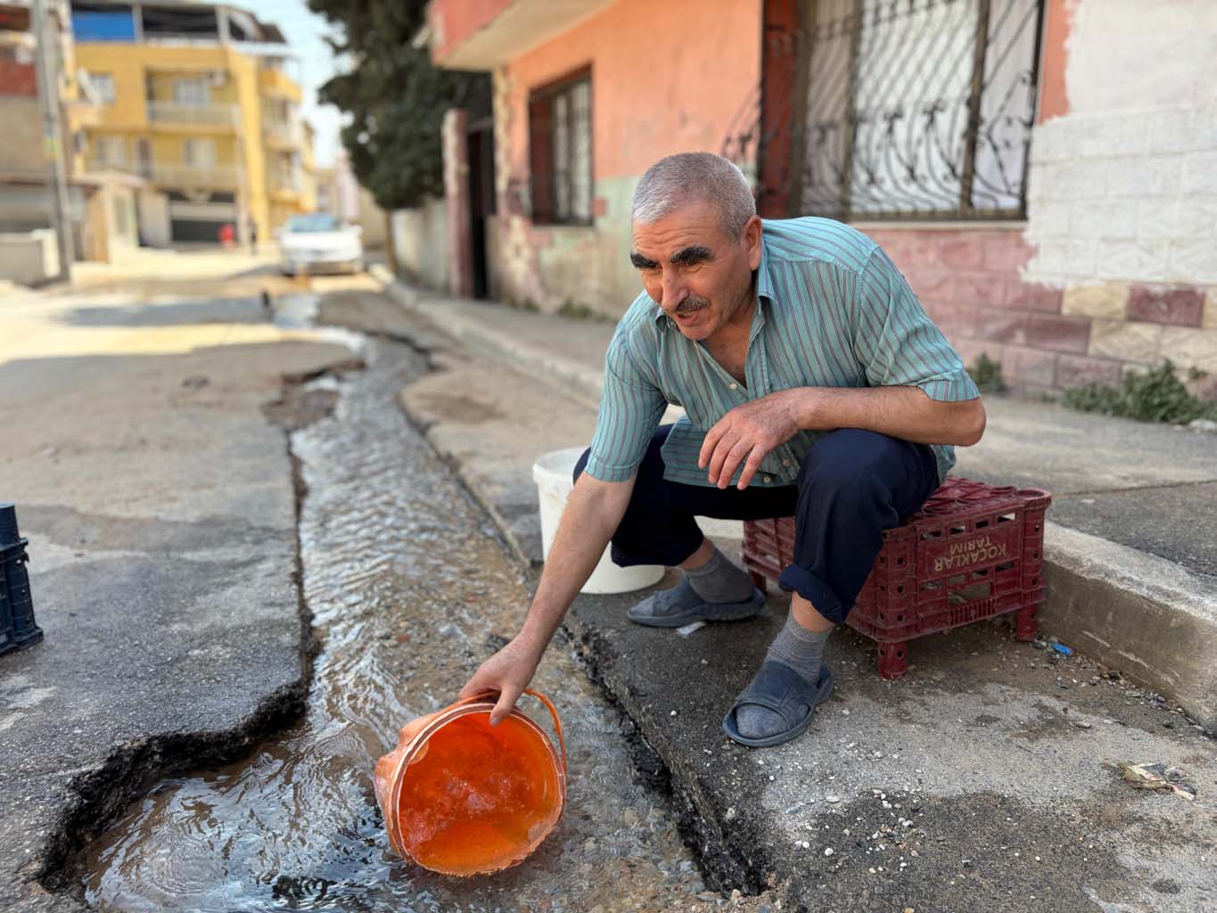İçme Suyu Musluktan Değil Sokakta Boşa Akıyor (4)