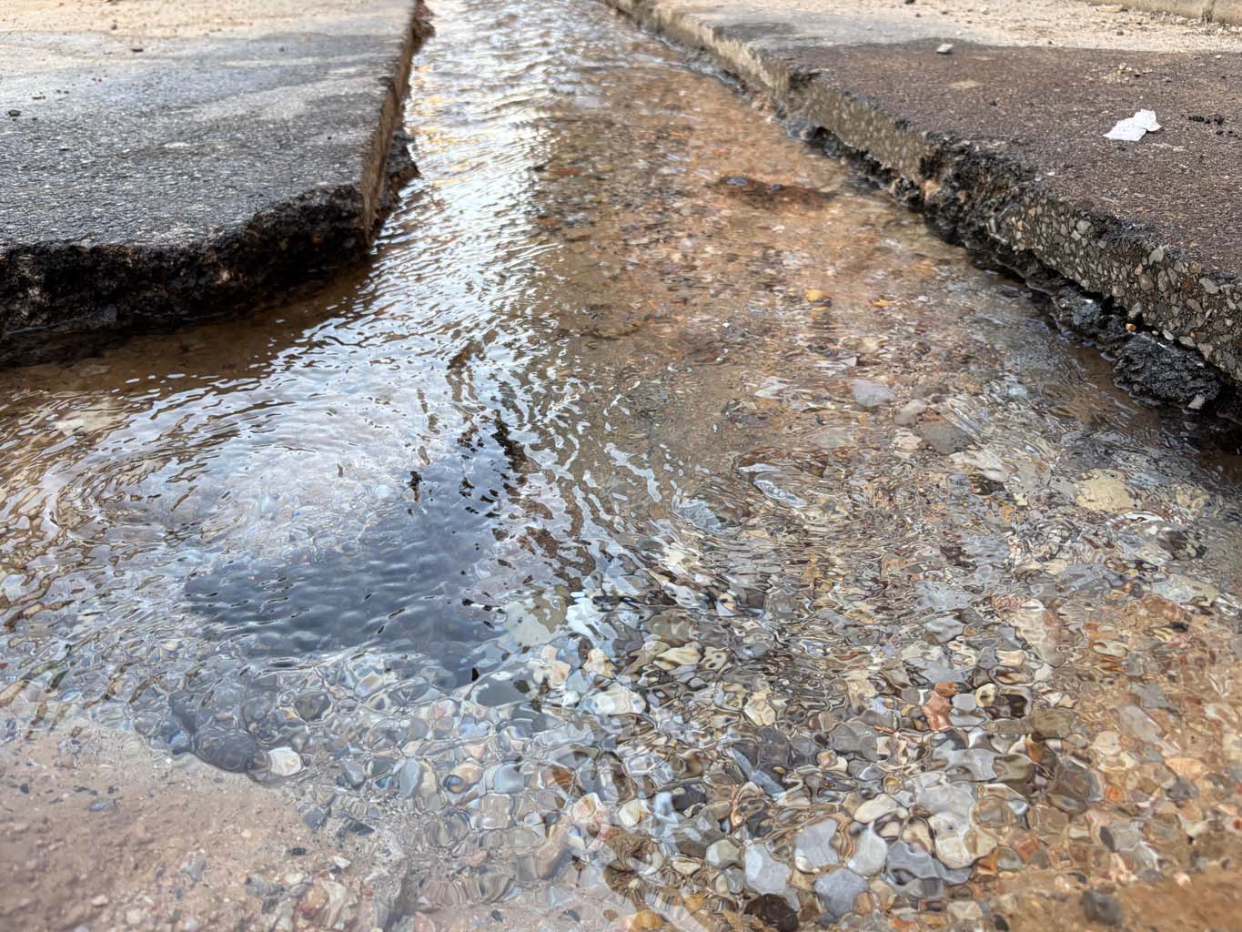 İçme Suyu Musluktan Değil Sokakta Boşa Akıyor (5)