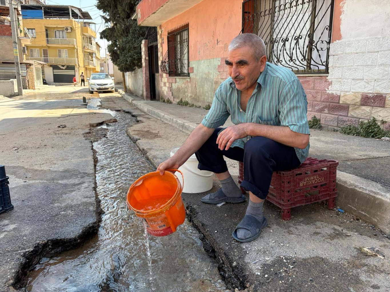 İçme Suyu Musluktan Değil Sokakta Boşa Akıyor (6)-1