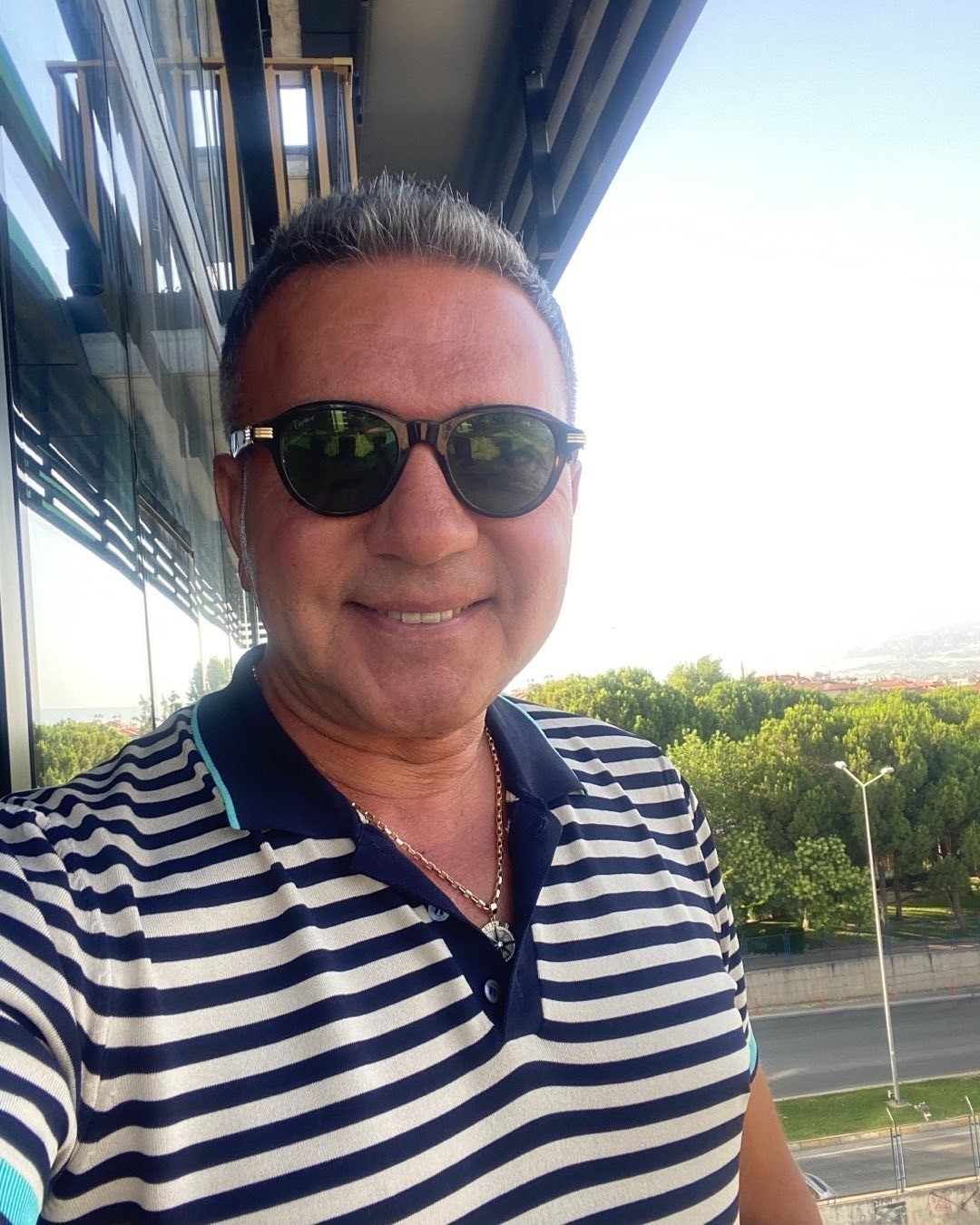 Tanınmış Müteahhit Kaldığı Rezidansta Ölü Bulundu (2)