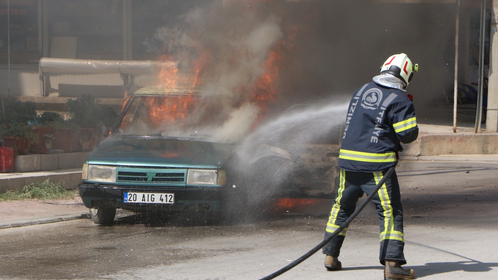 Tofaş Marka Otomobil Küle Döndü (2)