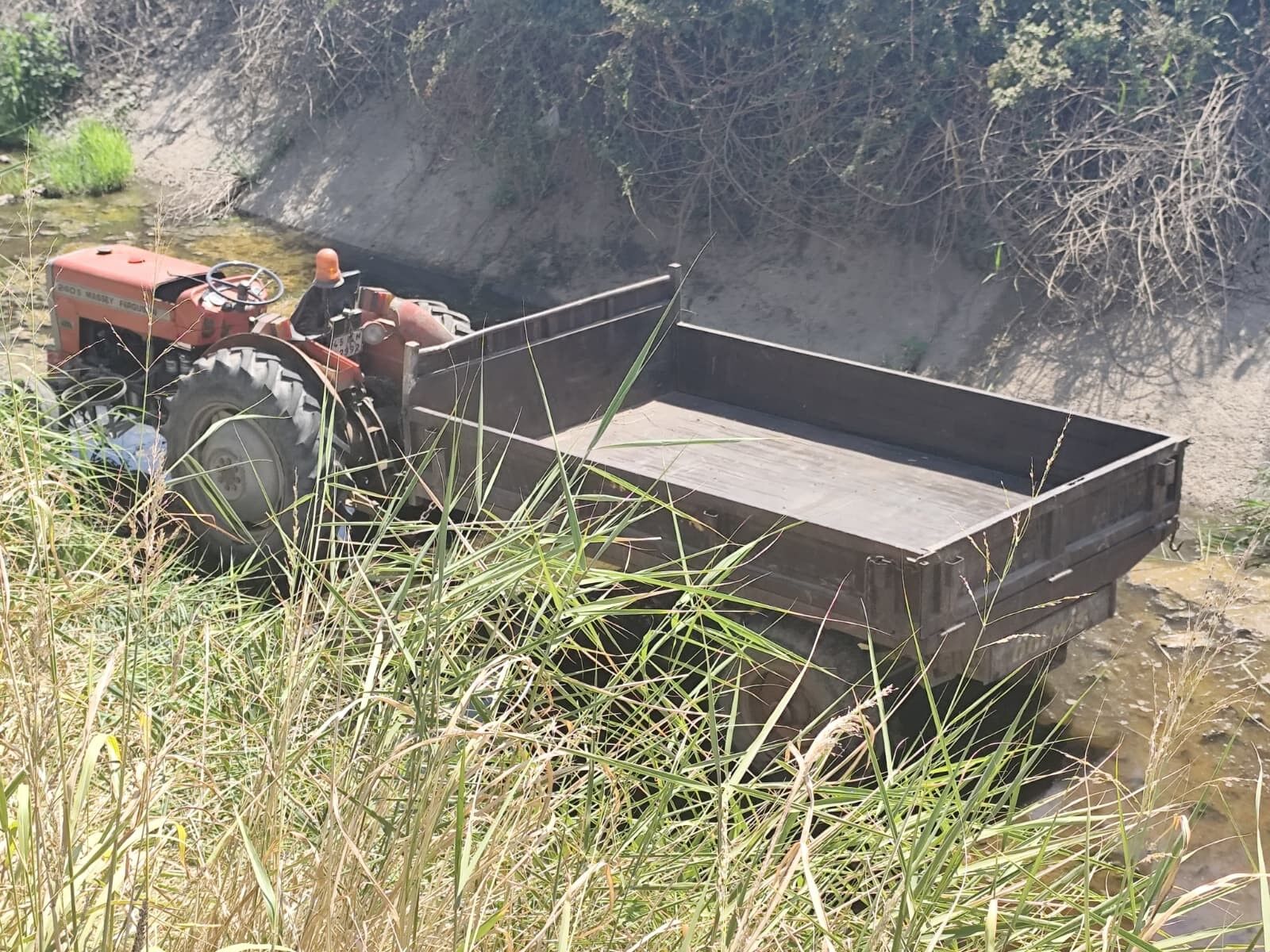 Traktör Sürücüsü Hayatını Kaybetti (2)