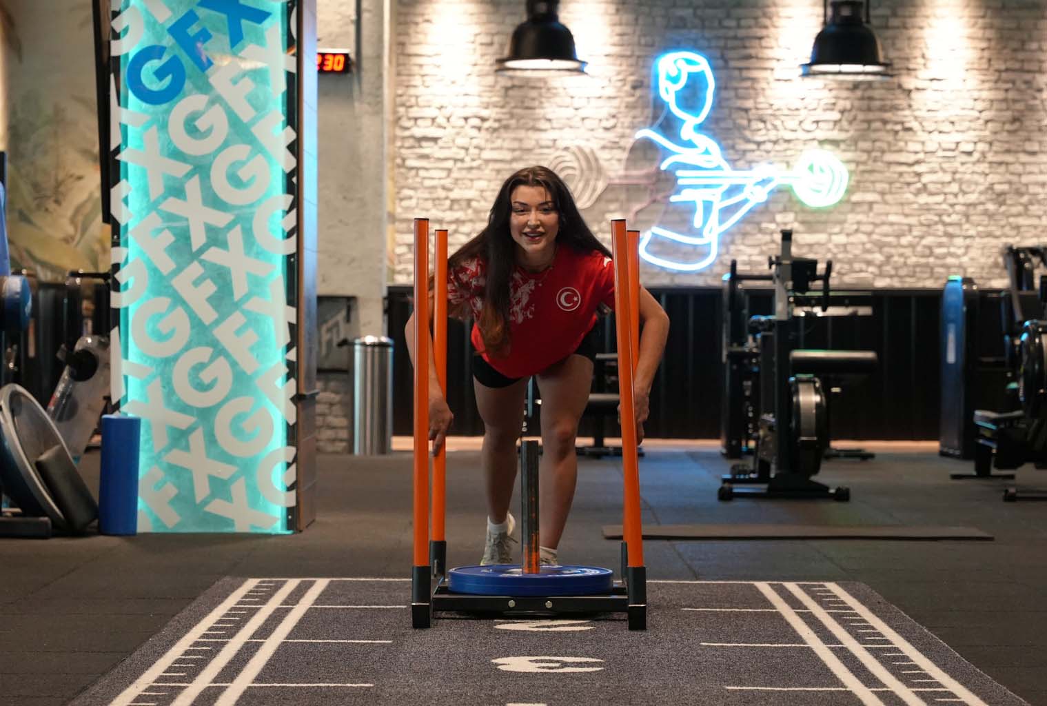 26 Yaşındaki Kadın Türkiye’yi Temsil Ediyor (6)-1