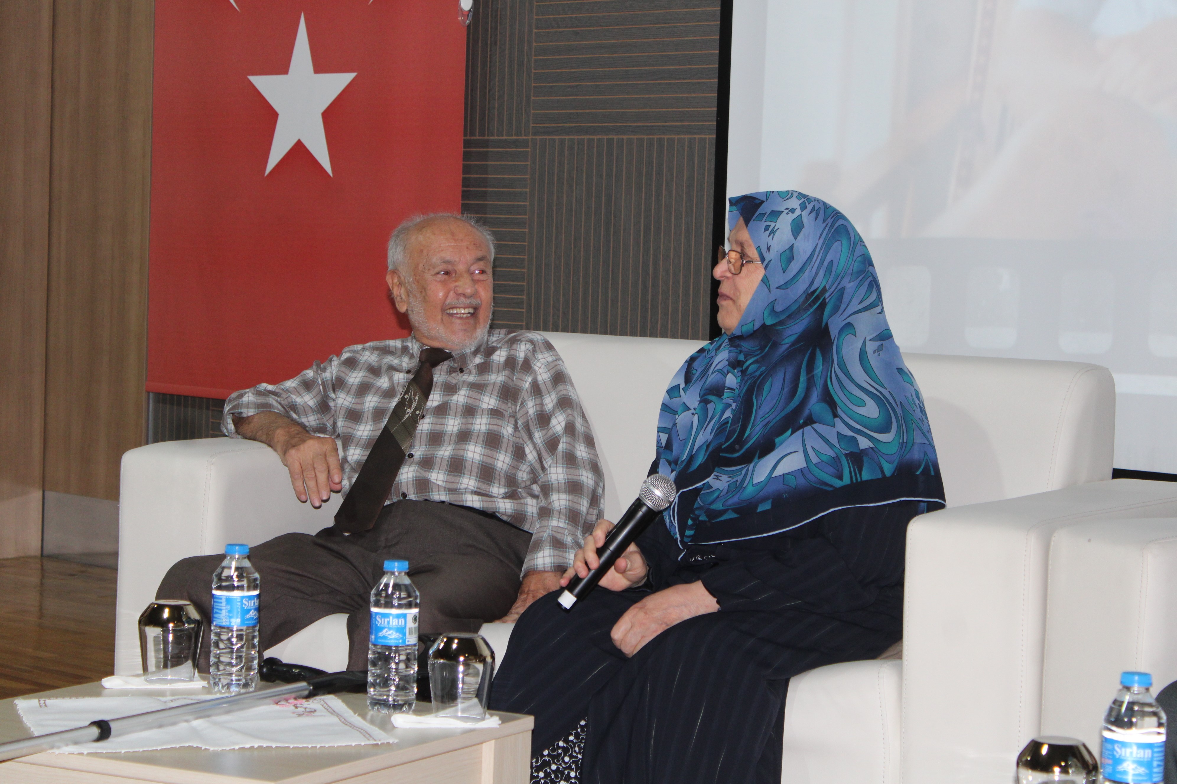 63 Yıllık Evli Aydınlı Ahmet Amca Mutlu Evliliğin Sırrını Açıkladı Kavga Edin Ama Küsmeyin