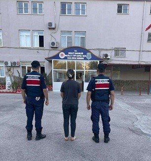 Aydın’da 22 Yıl Hapisle Aranan Kadın Yakalandı (3)