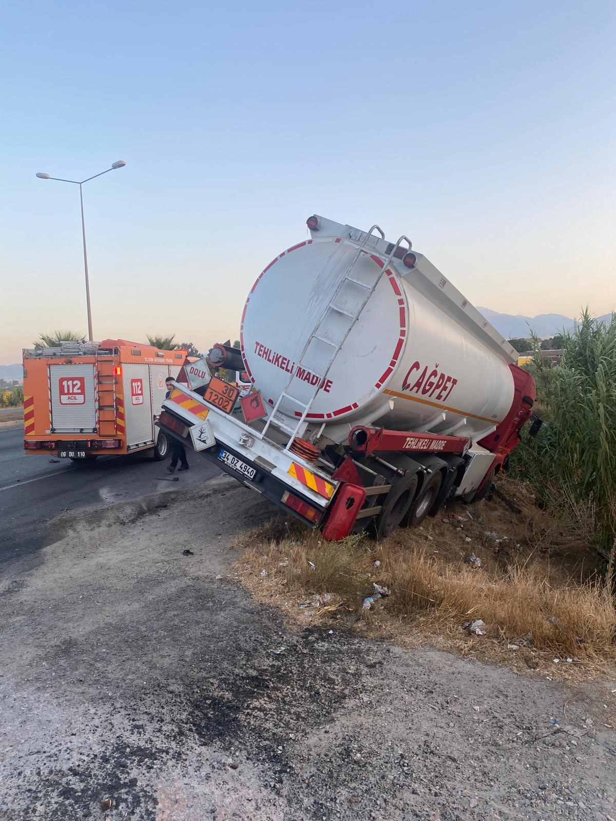 Aydın’da Akaryakıt Tankeri Ile Minibüs Çarpıştı (3)
