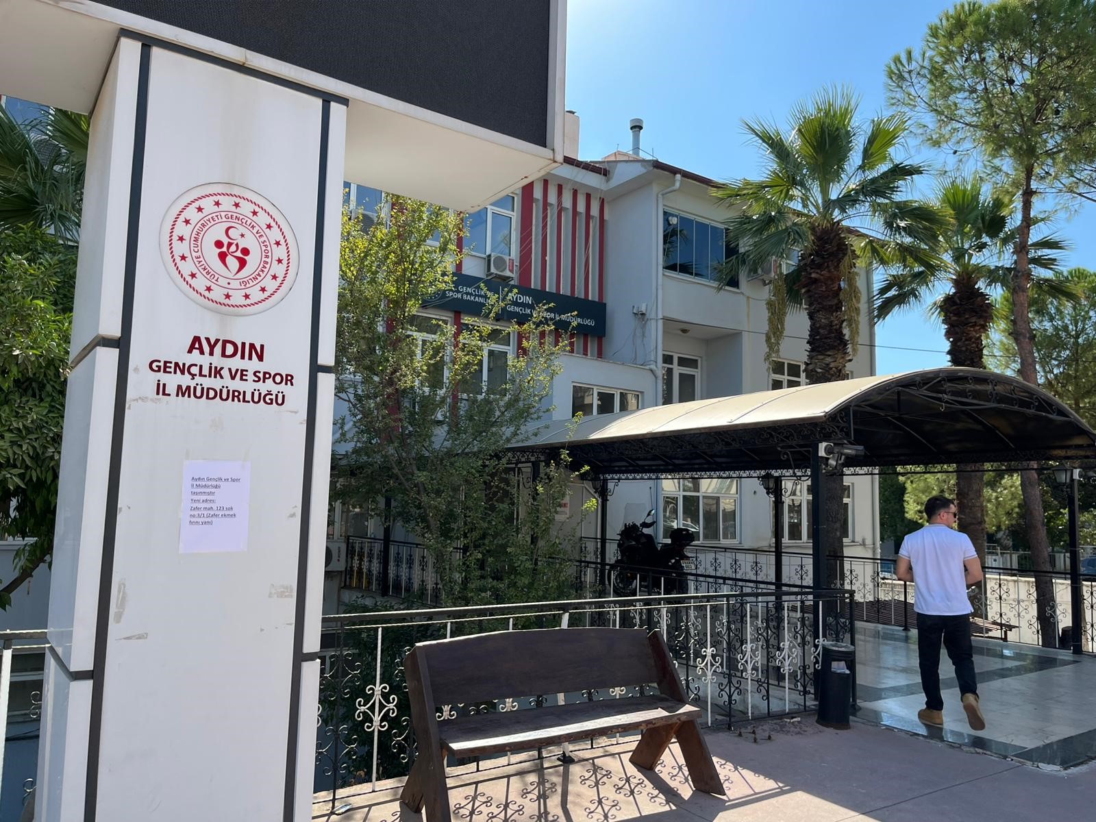 Aydın’da Deprem Riski Nedeniyle Müdürlük Binası Boşaltıldı (5)