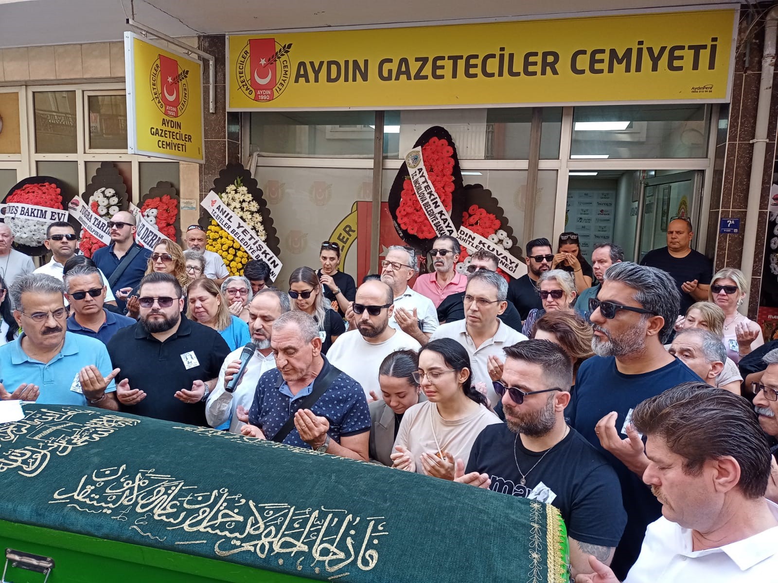 Aydın’da Gözyaşları Sel Oldu, Yazıcı’yı Meslektaşları Uğurladı (4)