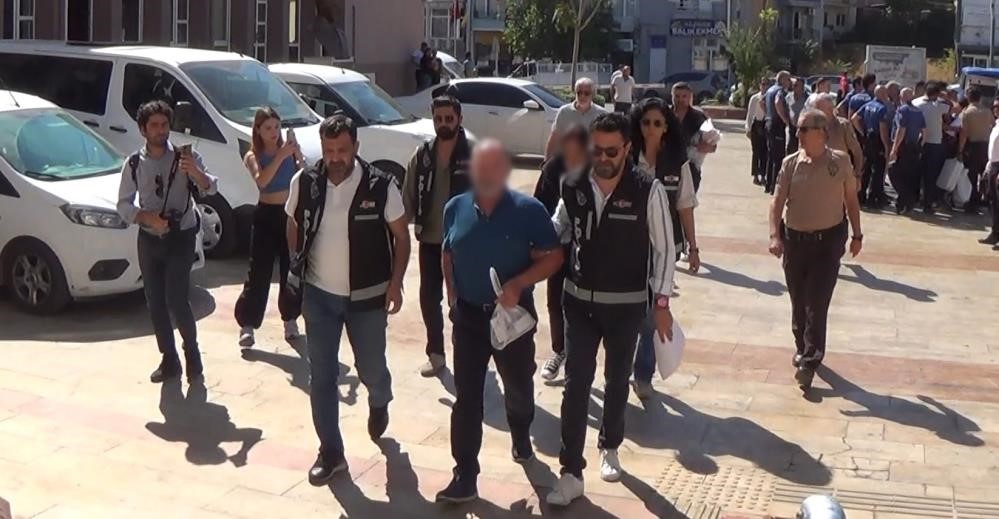 Aydın’da Hastalara Küfreden Profesör, Bıçak Parası Iddialarının Ardından Görevden Uzaklaştırıldı (3)