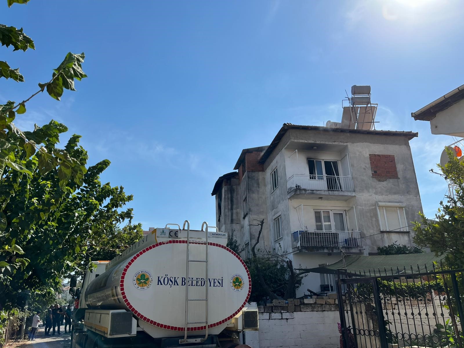 Aydın’da Içinde 2 Çocuk Olan Evde Yangın Çıktı (2)