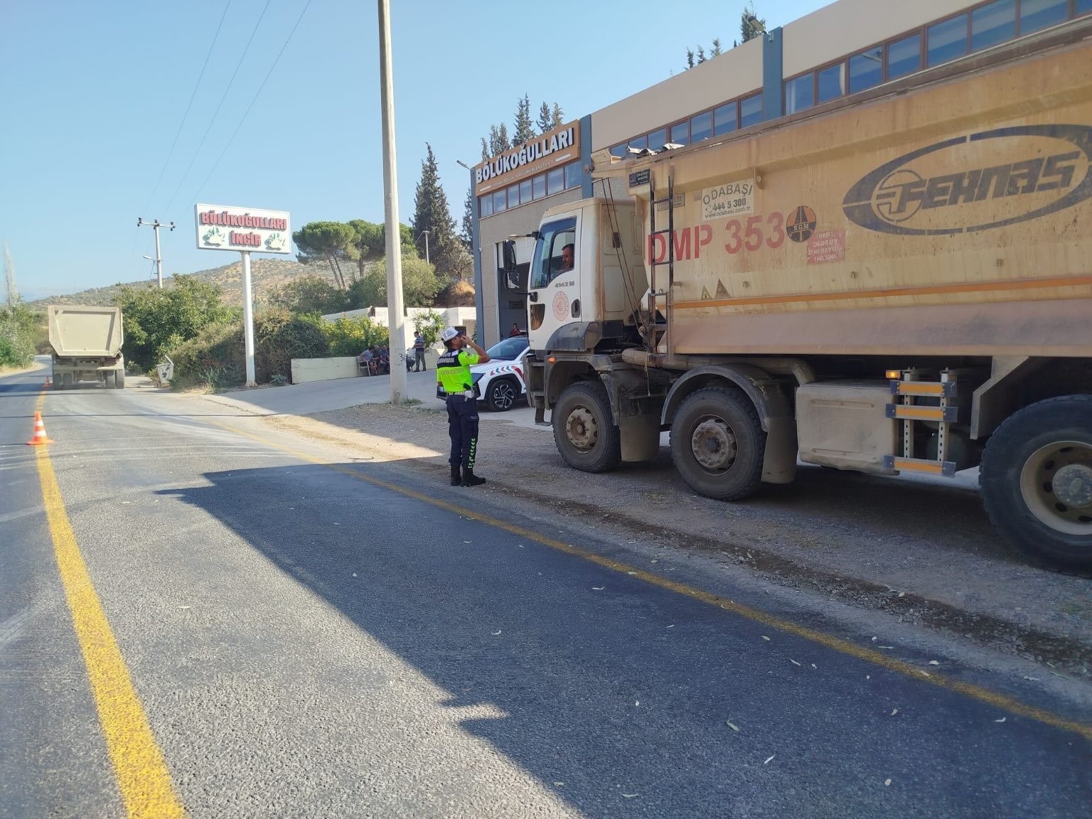 Aydın’da Jandarma Yolu Çevirdi (2)