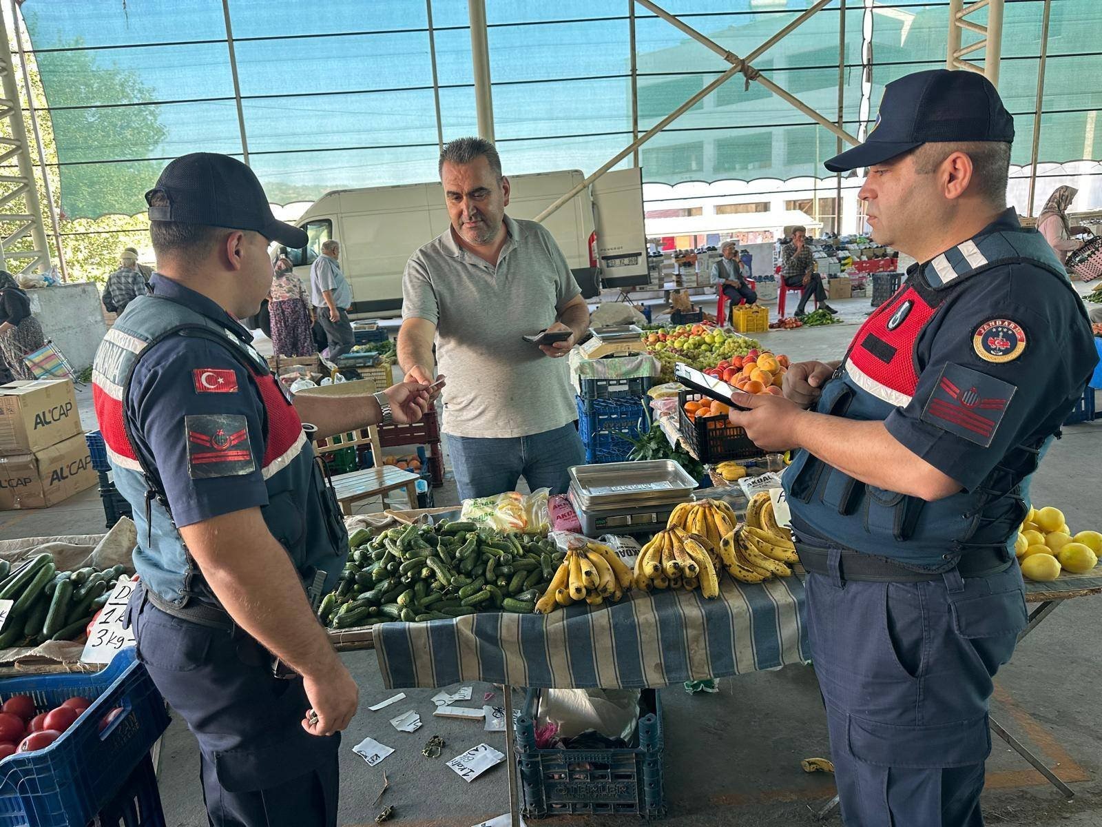 Aydın’da Jandarmadan Semt Pazarı Uyarısı (2)