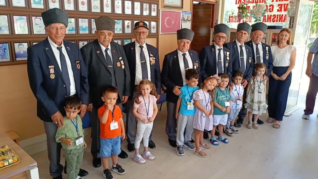 Aydın’da Minikler Gazi Dedelerini Unutmadı (6)