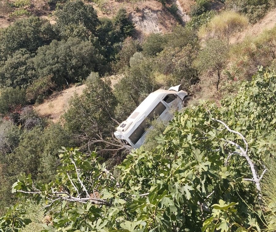 Aydın’da Öğrenci Servisi Uçuruma Yuvarlandı