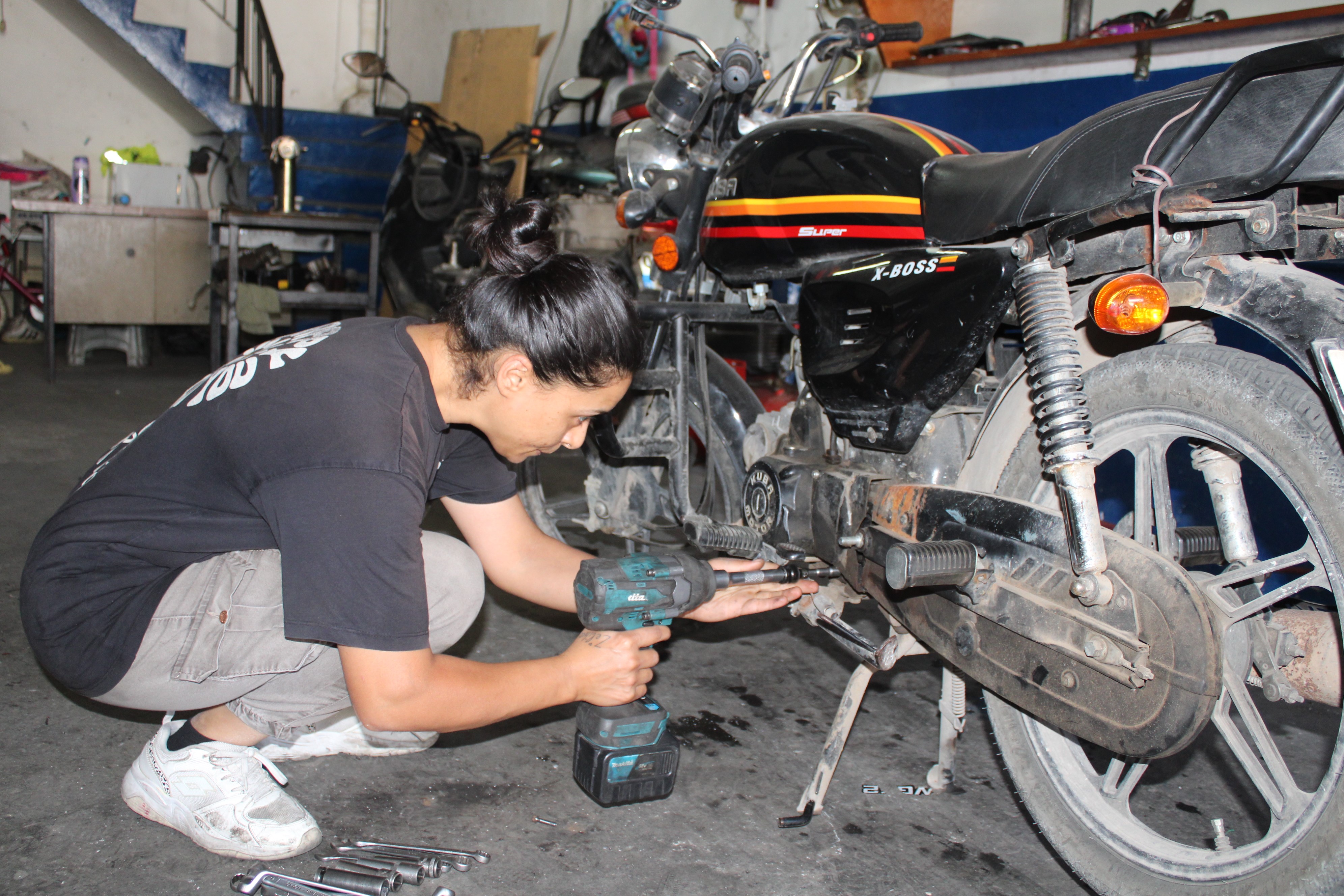 Aydın’da Sanayinin Kadın Motor Ustası.. Eşine Destek Için Başladı (2)