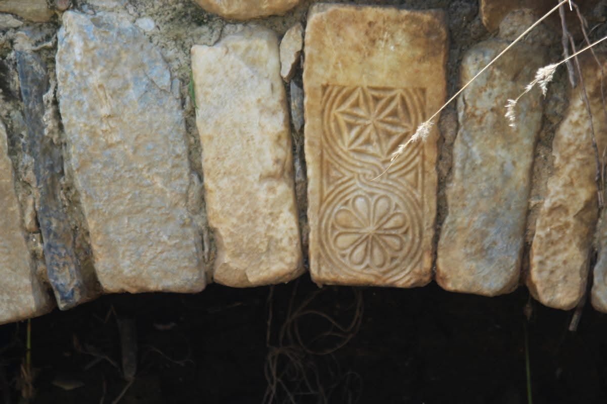 Aydın’da Taşköprü Temizliğinde Tarihi Sütun Parçası Bulundu