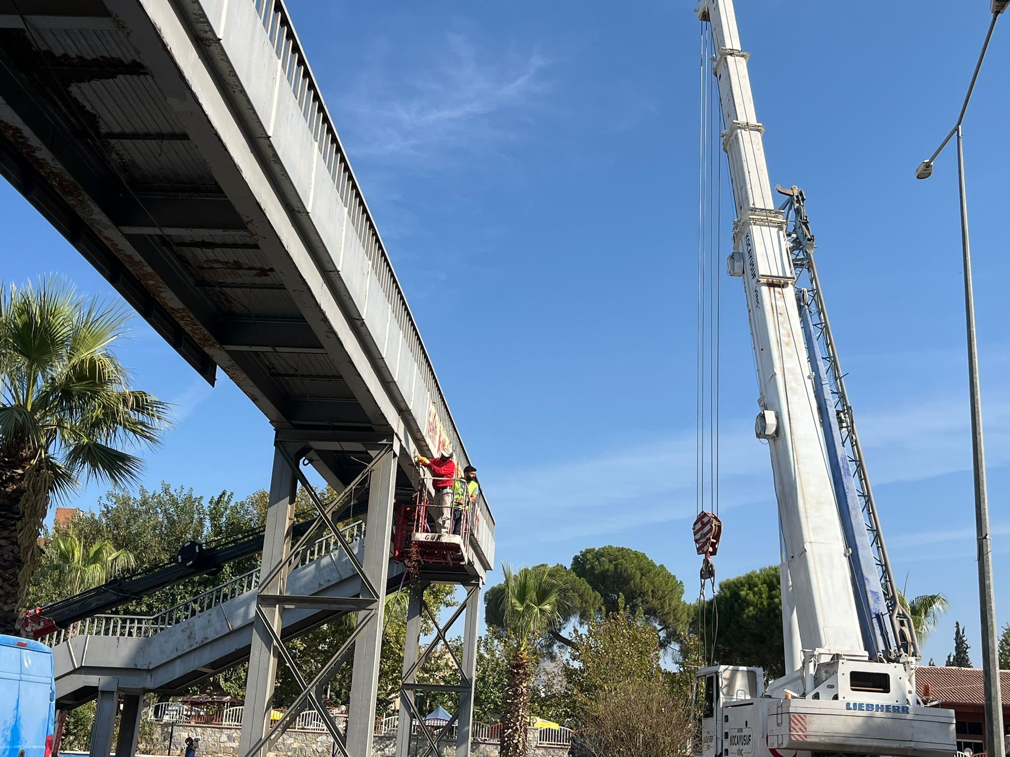 Aydın’ın En Yoğun Noktalarından Birindeki Üst Geçit Kaldırılıyor (5)