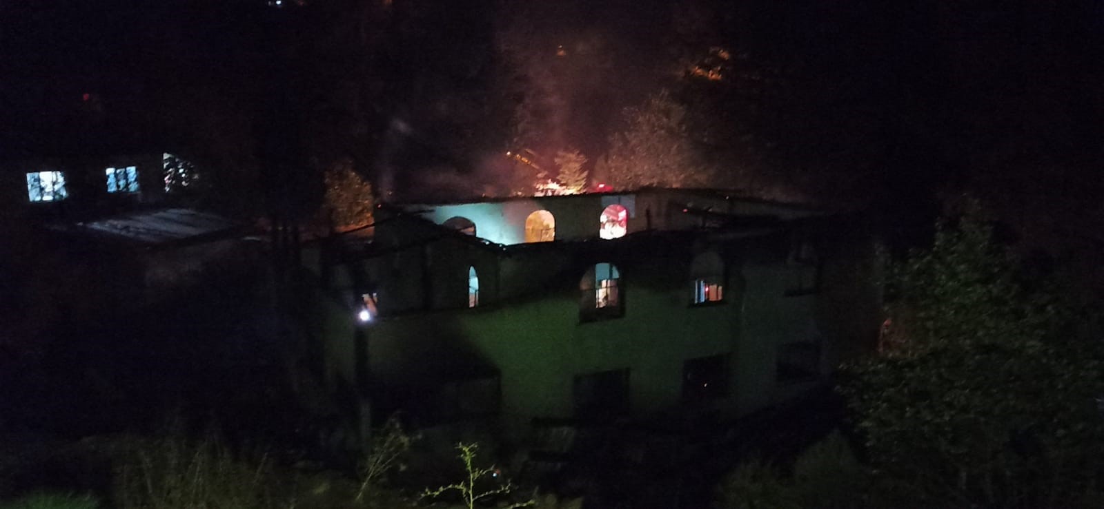 Camide Yangın Çıktı, Kullanılamaz Hale Geldi (4)