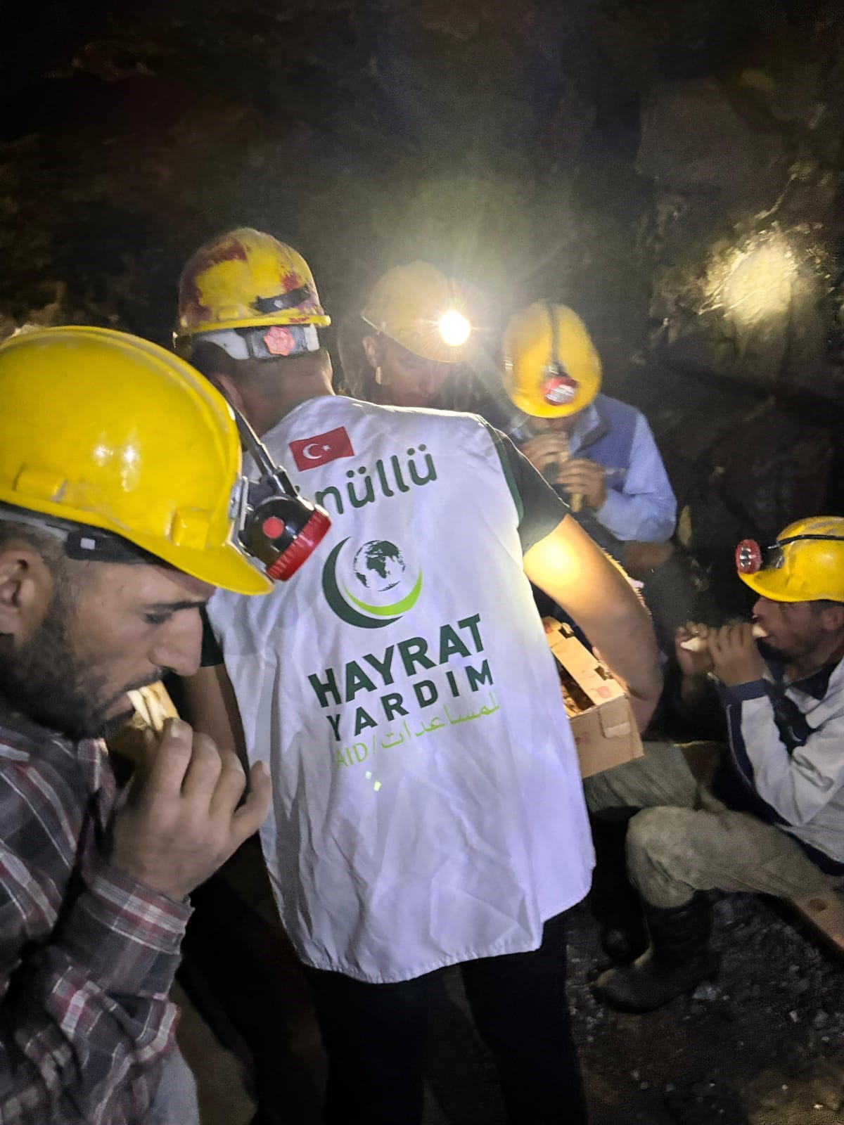 Denizli’de Göçük Altındaki Işçiler Kurtarılmayı Bekliyor (6)