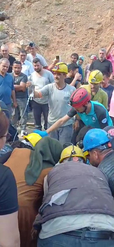 Denizli’den Iyi Haber Geldi.. Göçük Altındaki Işçiler Kurtarıldı (3)