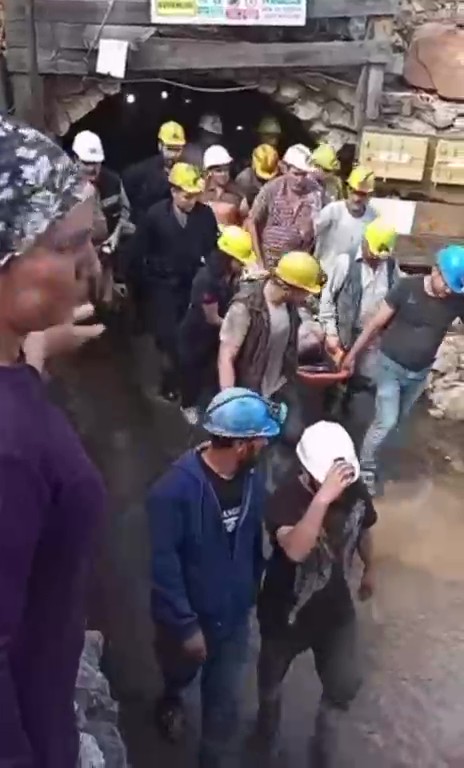 Denizli’den Iyi Haber Geldi.. Göçük Altındaki Işçiler Kurtarıldı (6)