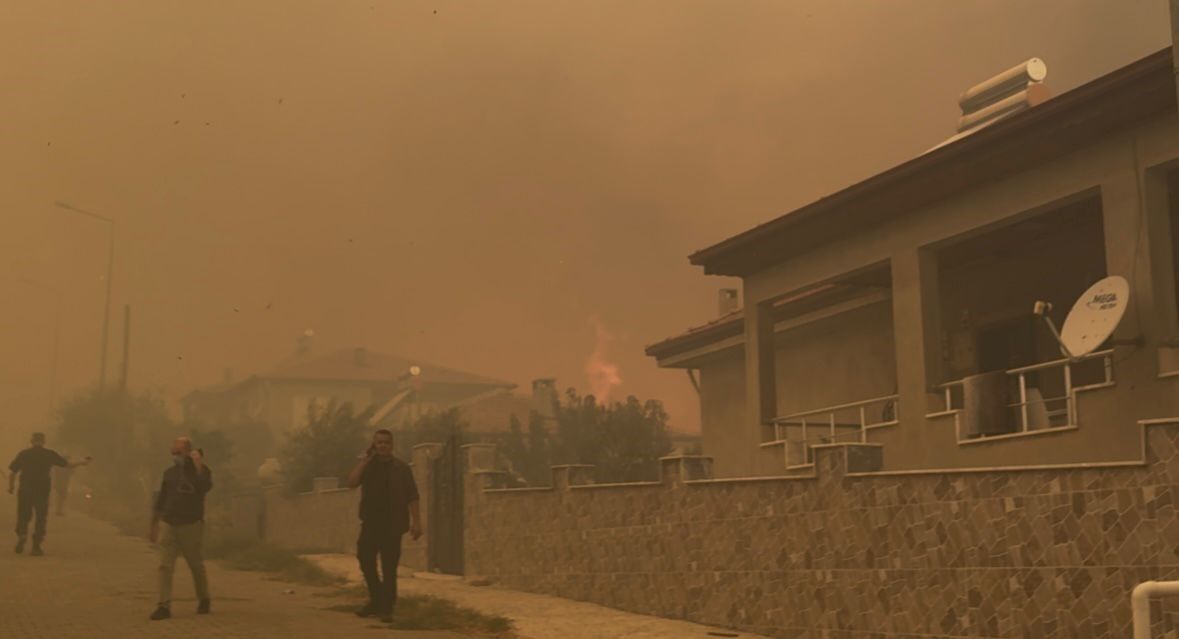 Evler, Tarlalar Yandı.. (2)