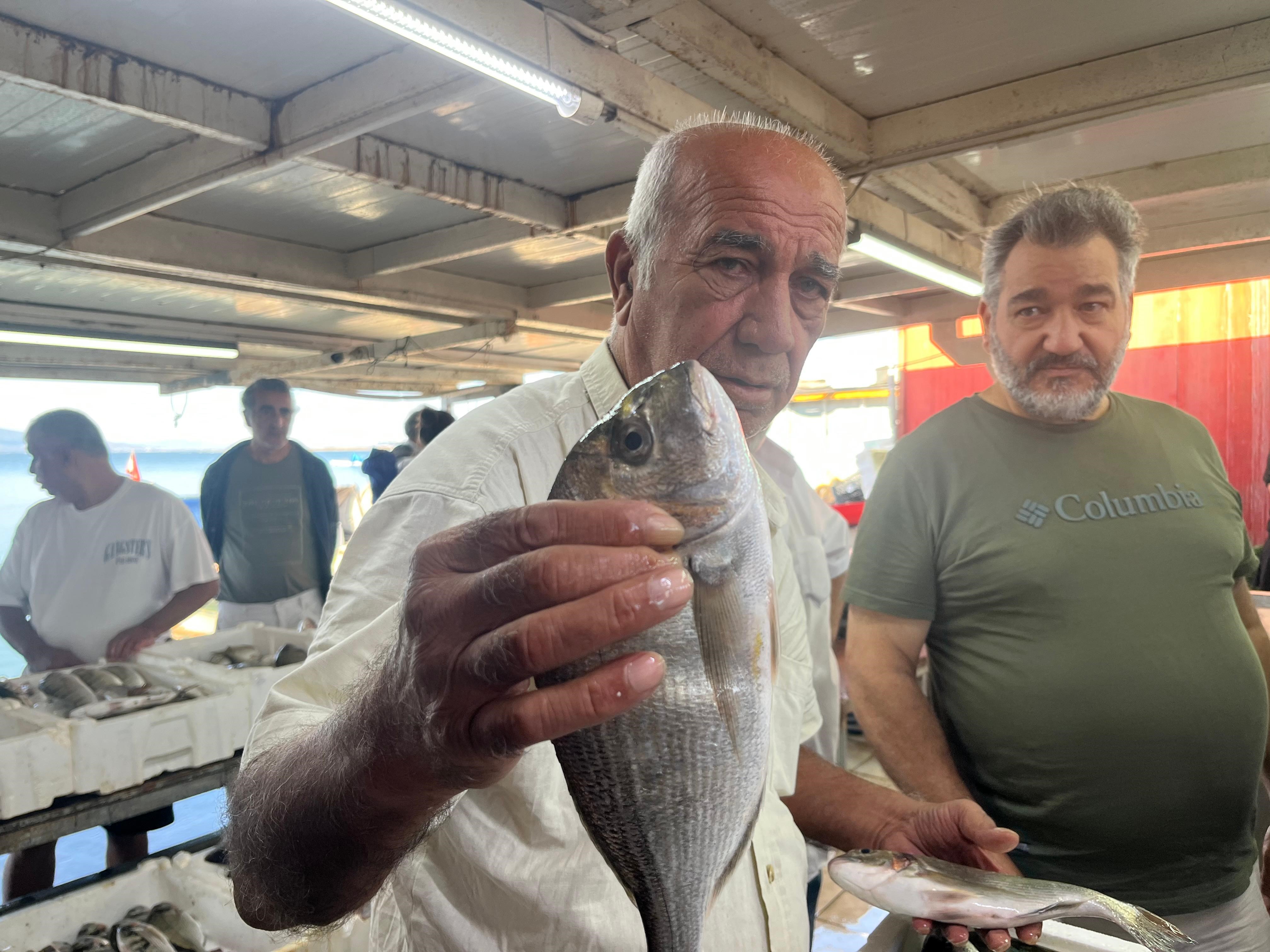 Gece Avlanan Balıklar Sabaha Burada Açık Arttırmaya Çıkıyor (2)