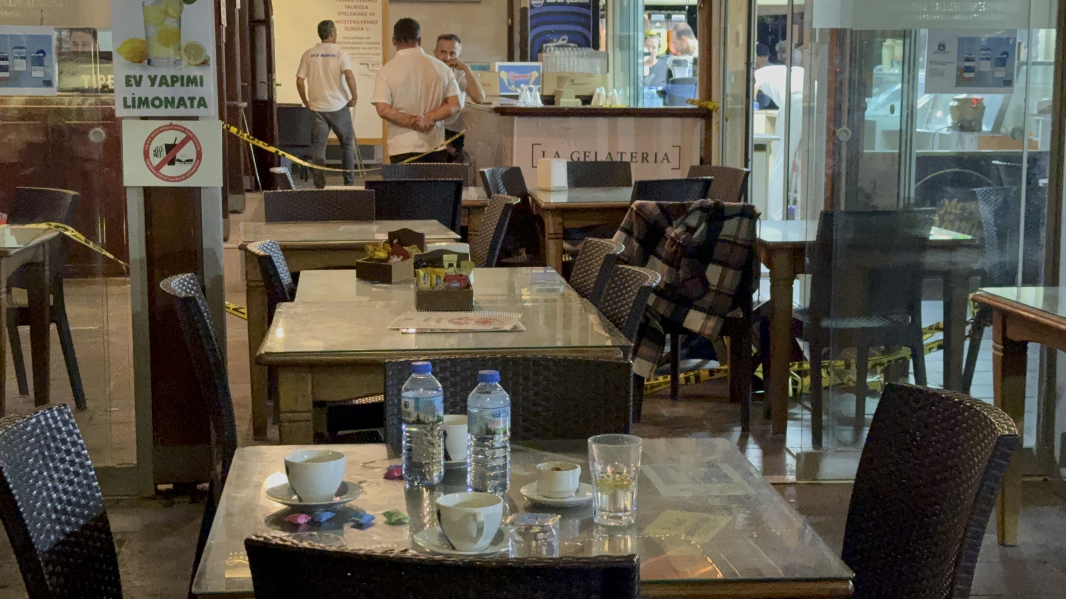 Hesap Kavgası Sonrası Kafeye Kurşun Yağmuru (2)