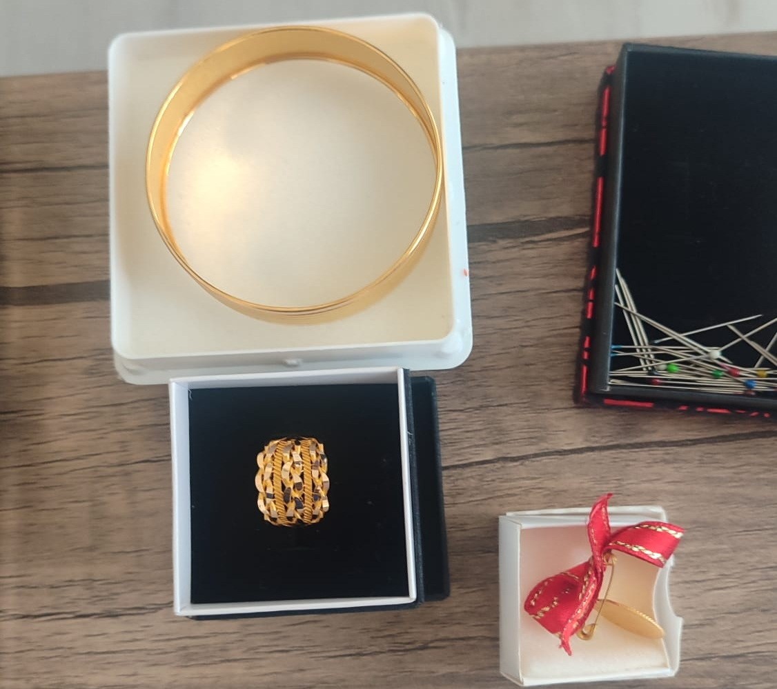 İçinde Para Ve Altın Olan Çanta Sahibine Ulaştırıldı (3)