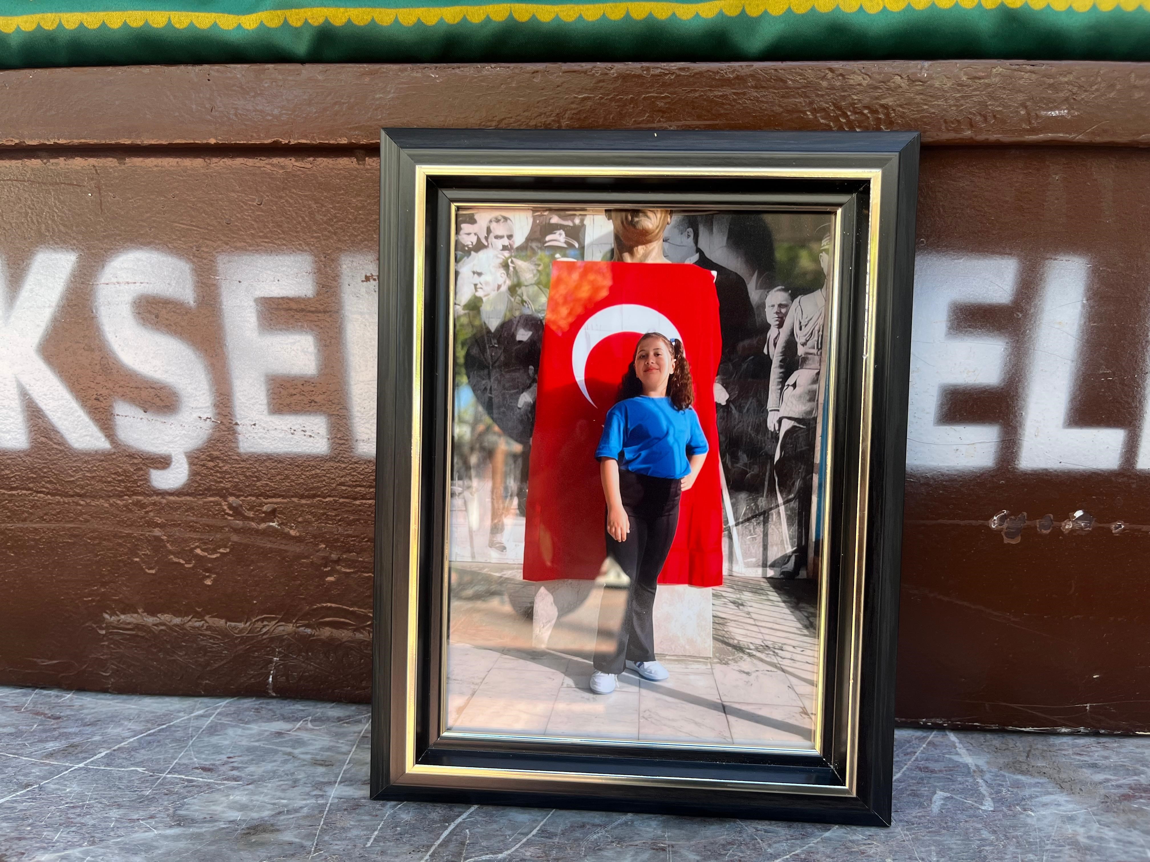 Küçük Kız Son Yolculuğuna Uğurlandı (3)