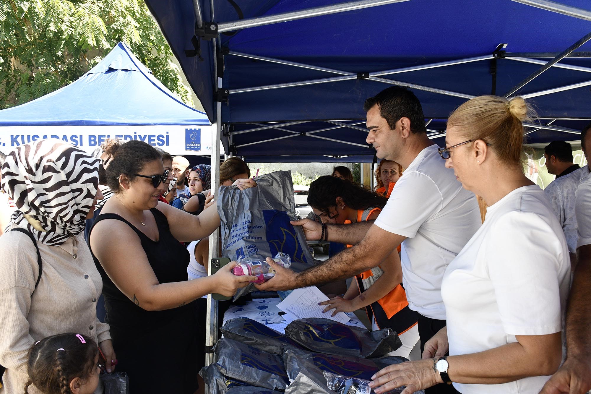Kuşadası Belediyesi Yeni Eğitim Yılında Yine Öğrencilerin Yanında (3)