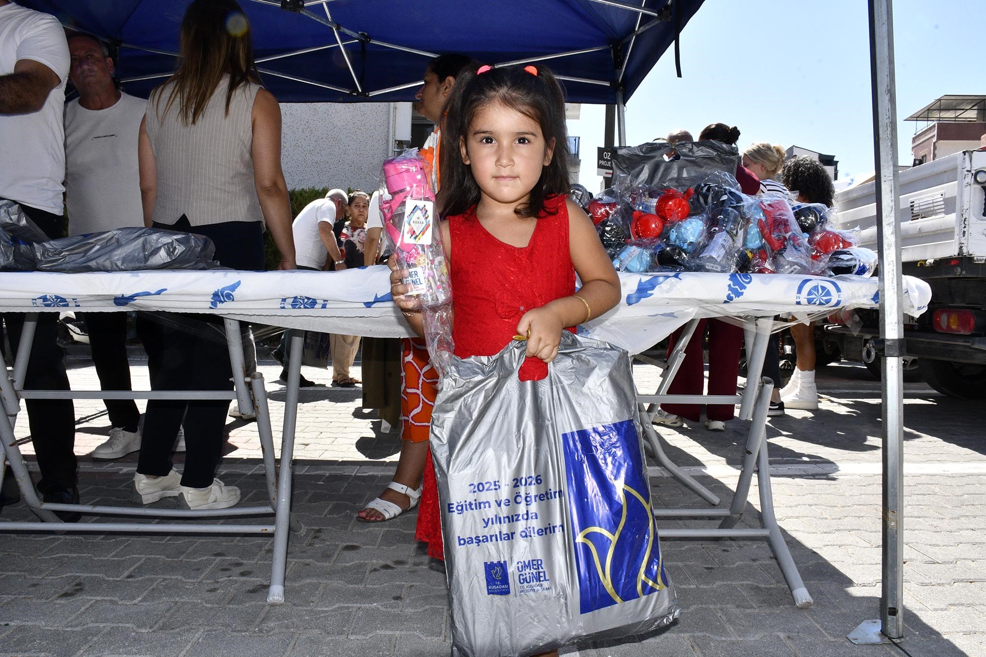 Kuşadası Belediyesi Yeni Eğitim Yılında Yine Öğrencilerin Yanında (6)