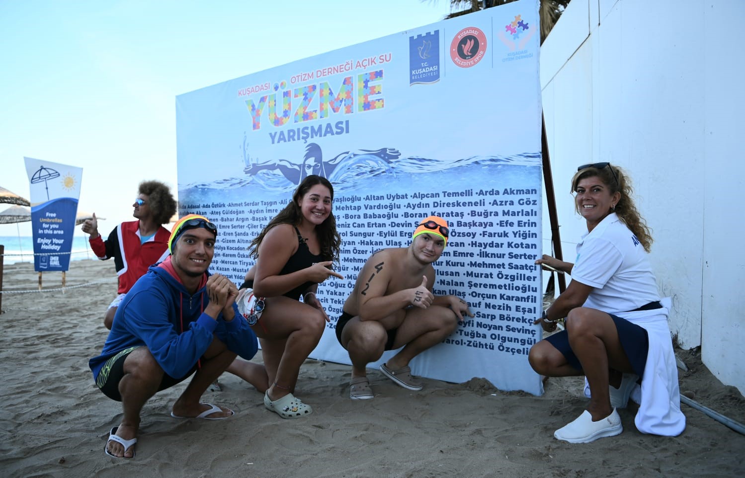 Kuşadası'nda Kulaçlar Otizmli Çocuklar Için Atıldı (5)