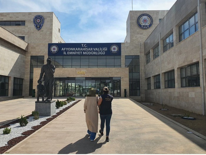 O Kadın Yakalandı.. Bakın Sözde Görevi Neymiş