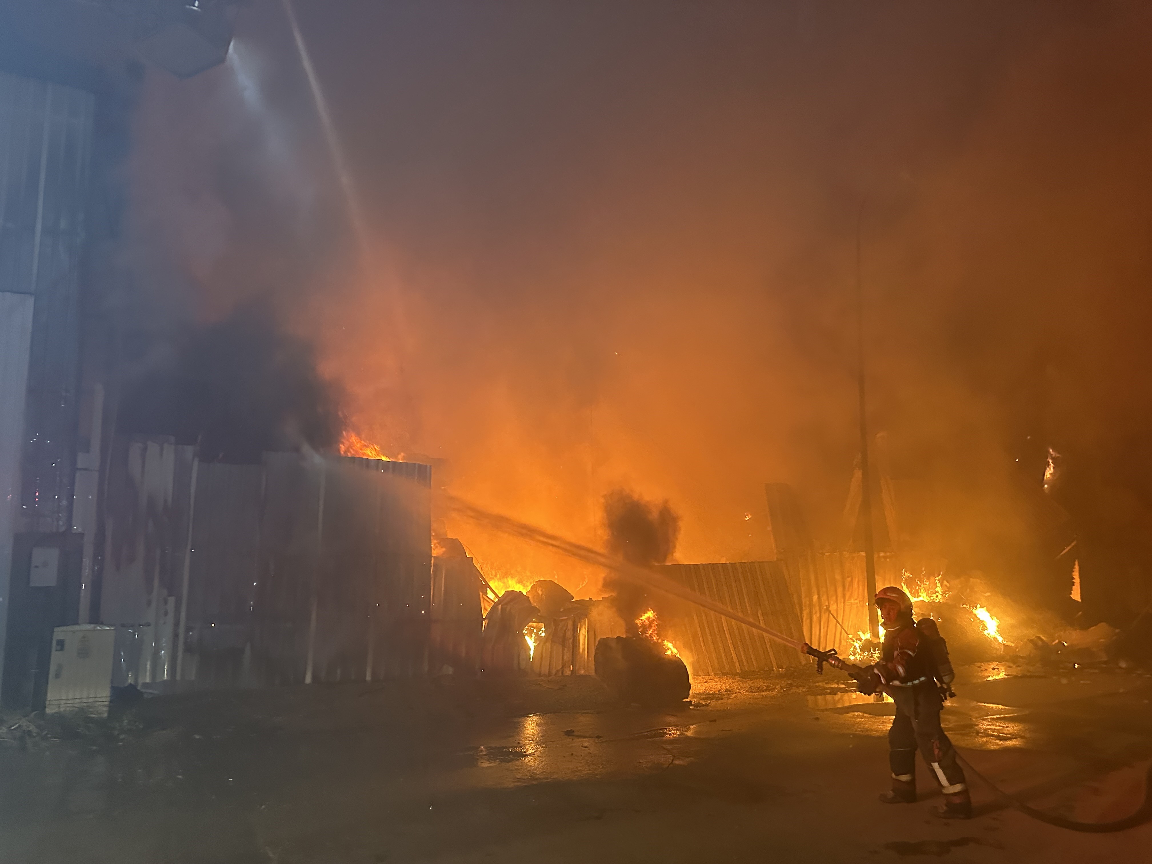 Tekstil Fabrikası Küle Döndü (5)