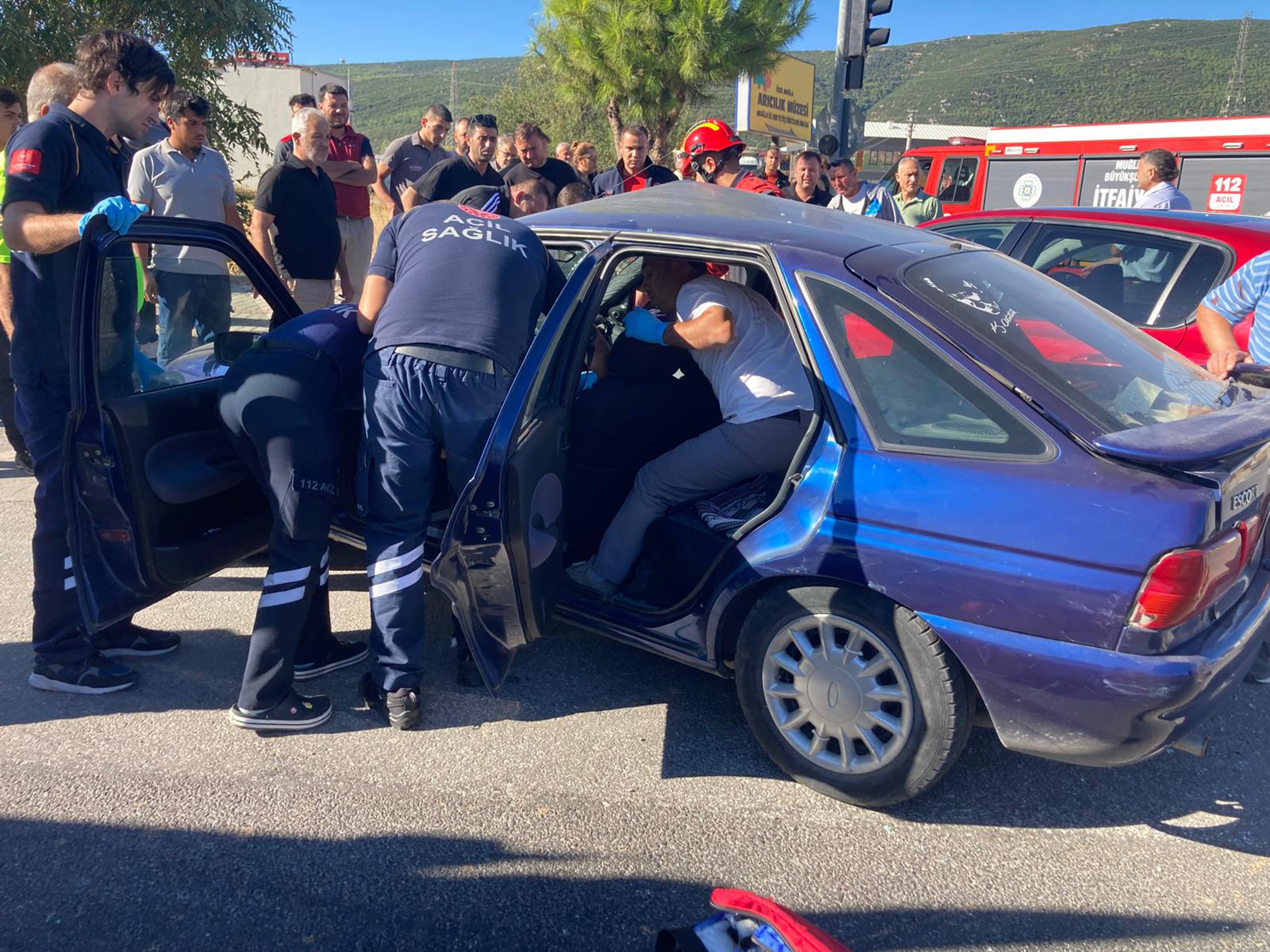 Trafik Işıkları Arızalandı, Araçlar Birbirine Girdi (2)