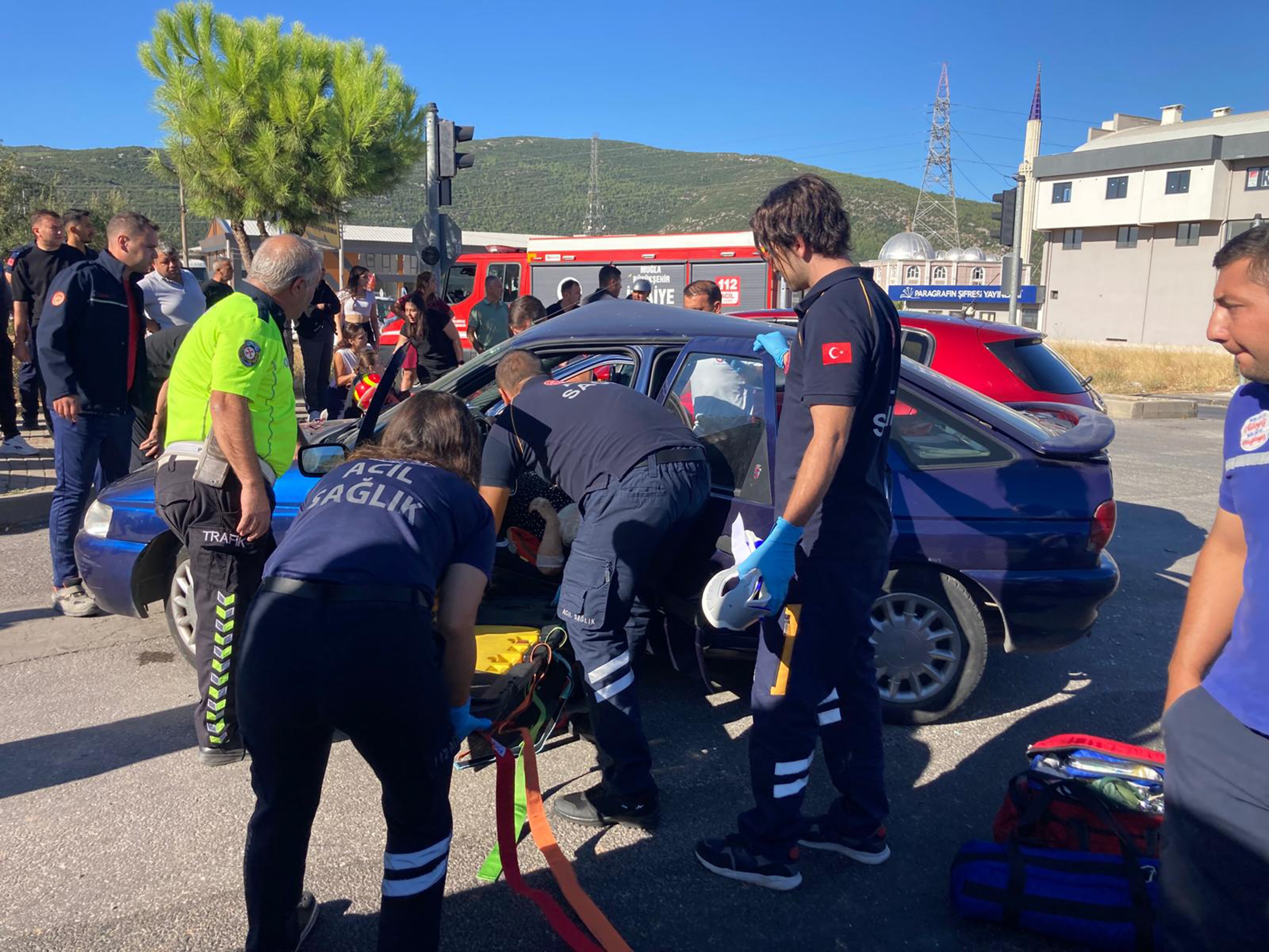 Trafik Işıkları Arızalandı, Araçlar Birbirine Girdi (3)