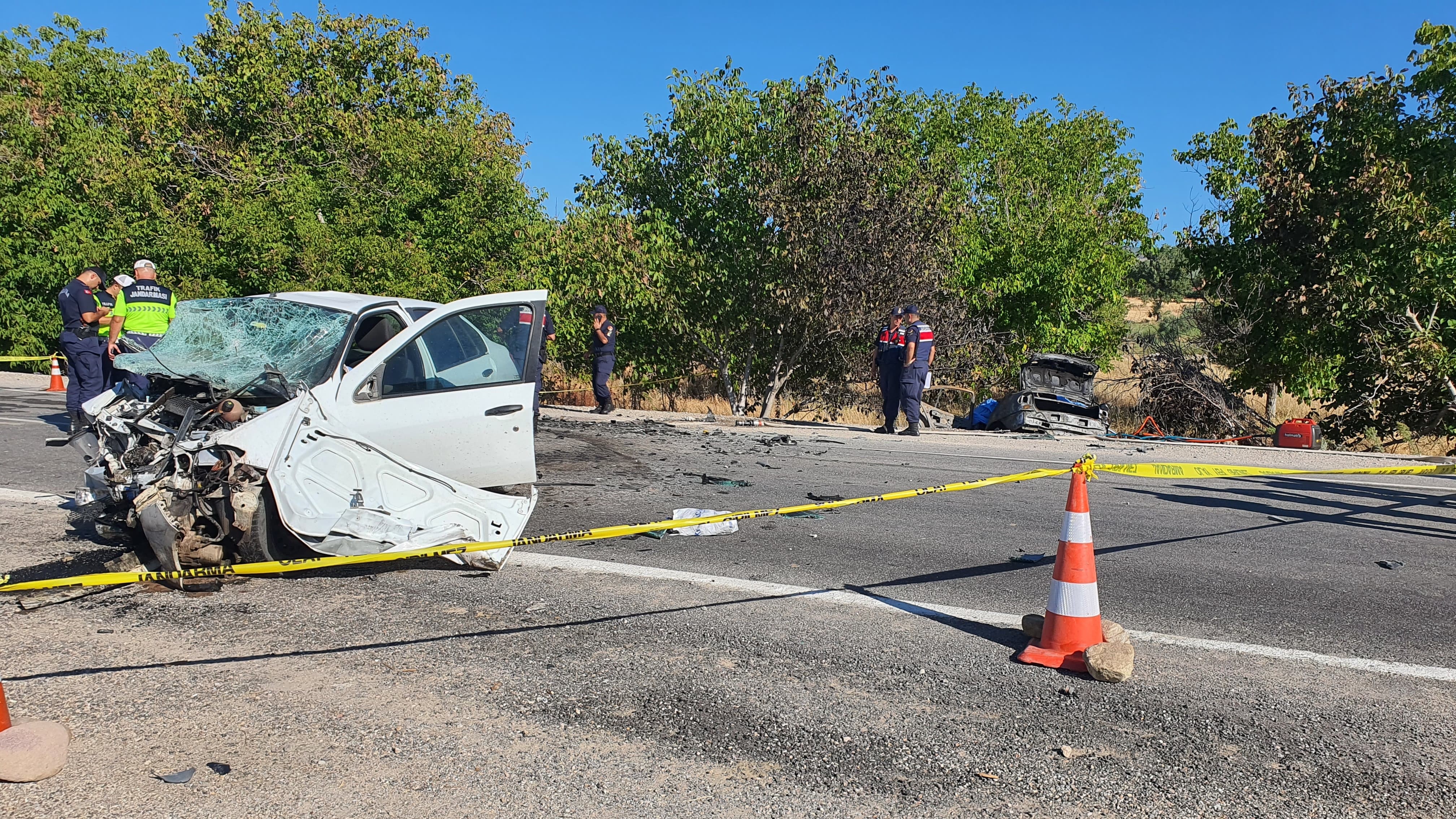 Trafik Kazasında 3 Kişi Yaşamını Yitirdi