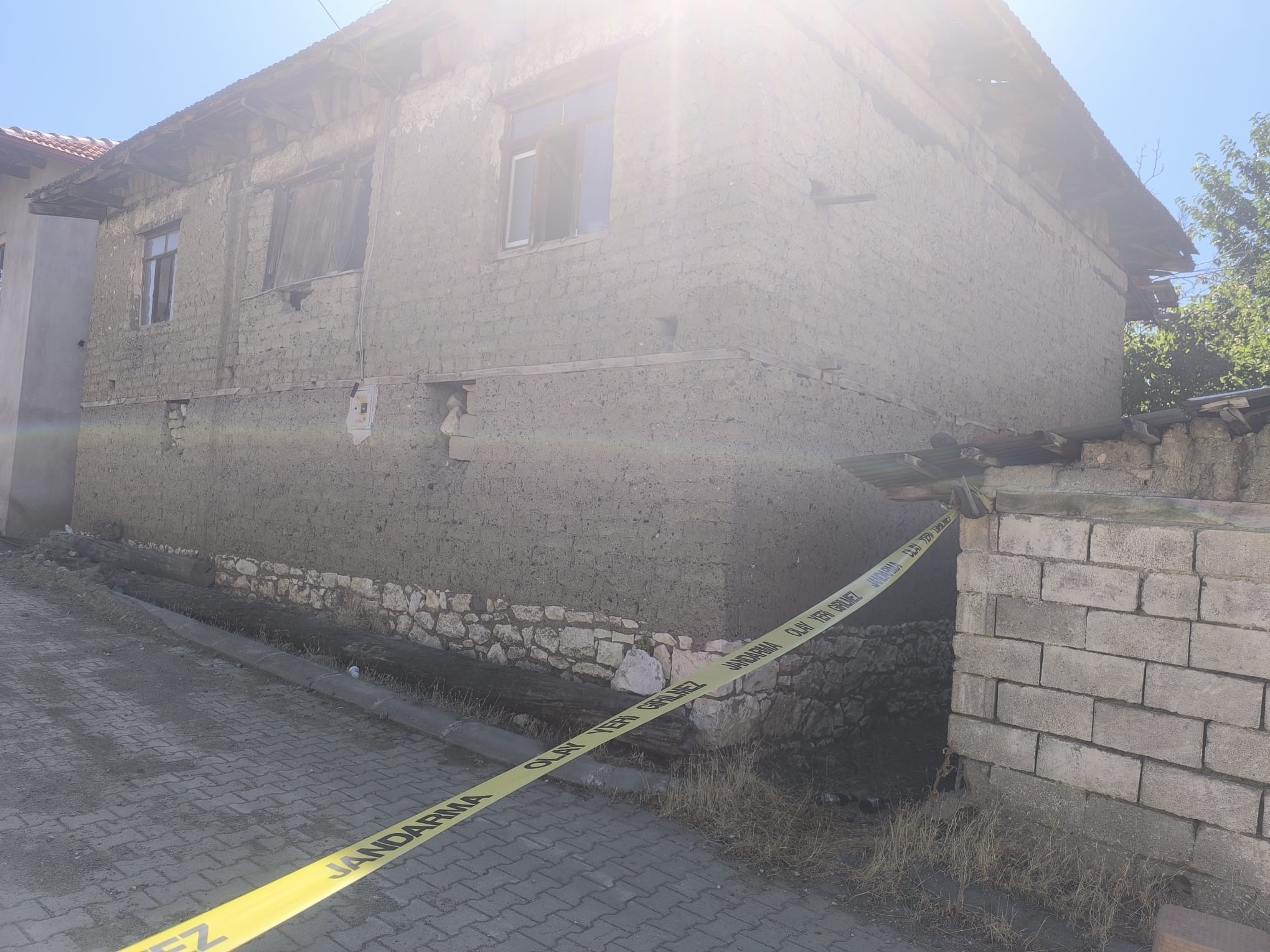 Yaşlı Kadın Hayatını Kaybetti, Torunu Gözaltına Alındı (2)