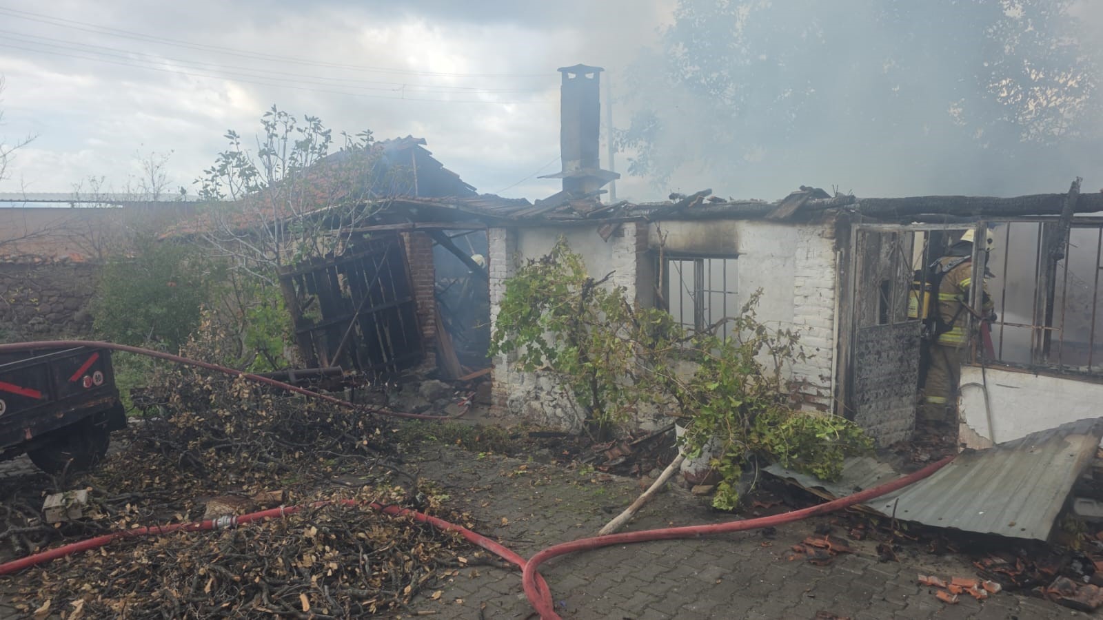 91 Yaşındaki Kadın Yanarak Yaşamını Yitirdi (2)