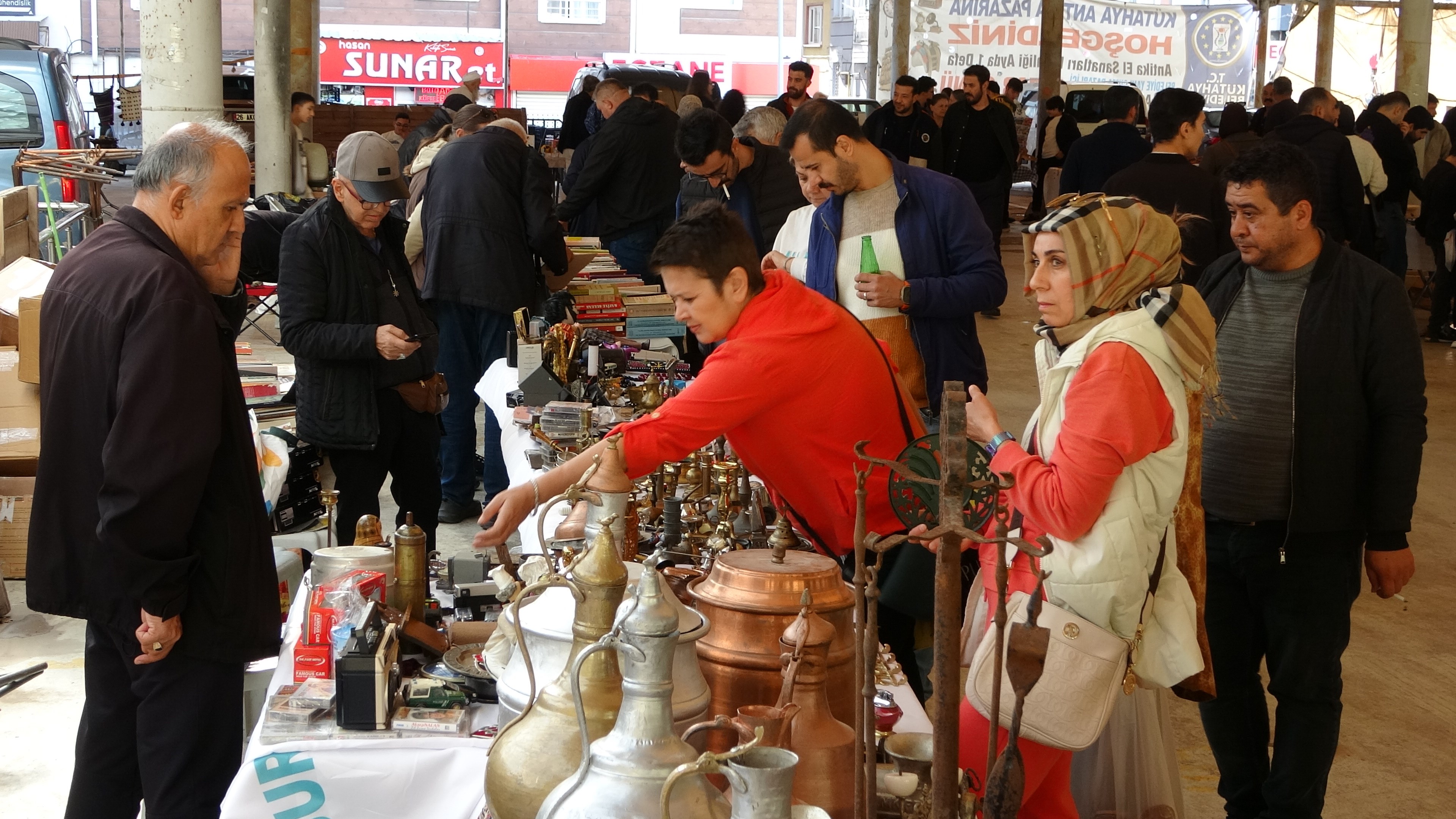 Antika Pazarı Dolup Taşıyor (6)